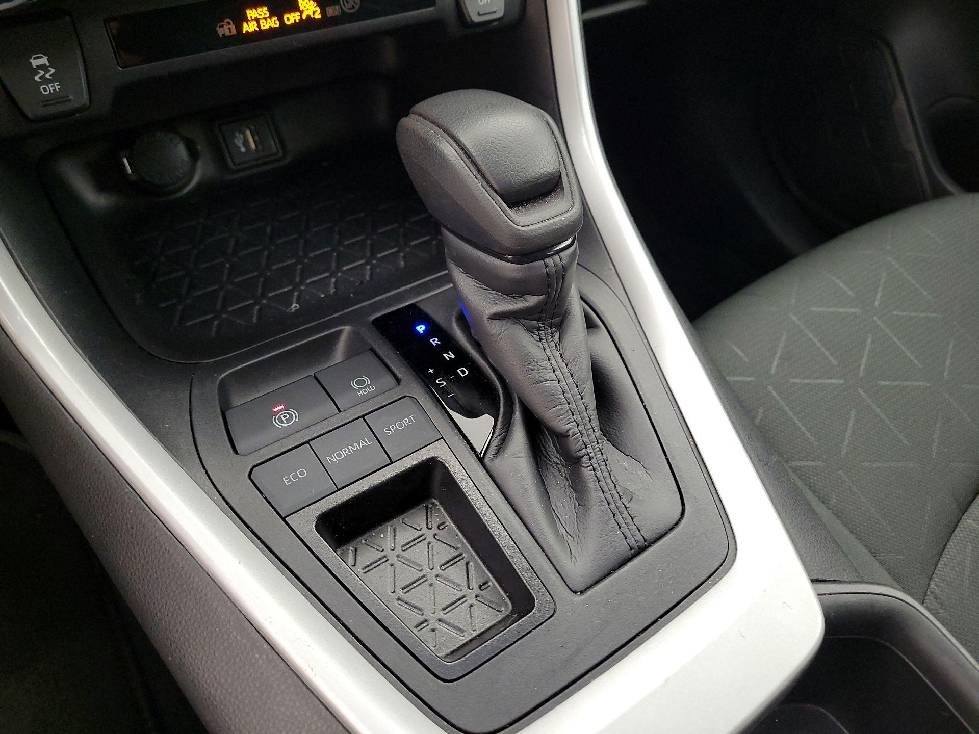 Thumbnail: 2024 Toyota RAV4 - 17