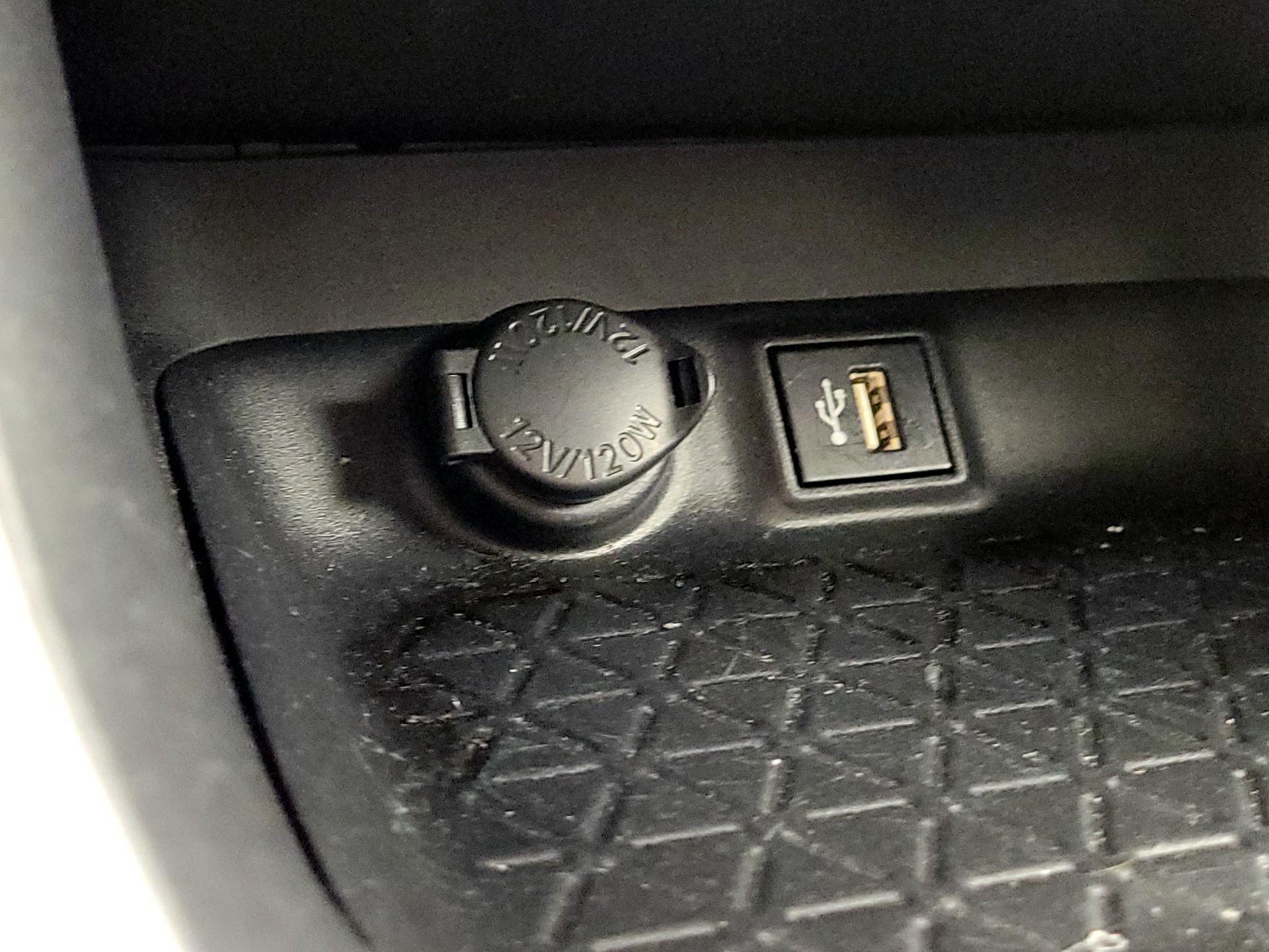 Thumbnail: 2024 Toyota RAV4 - 18