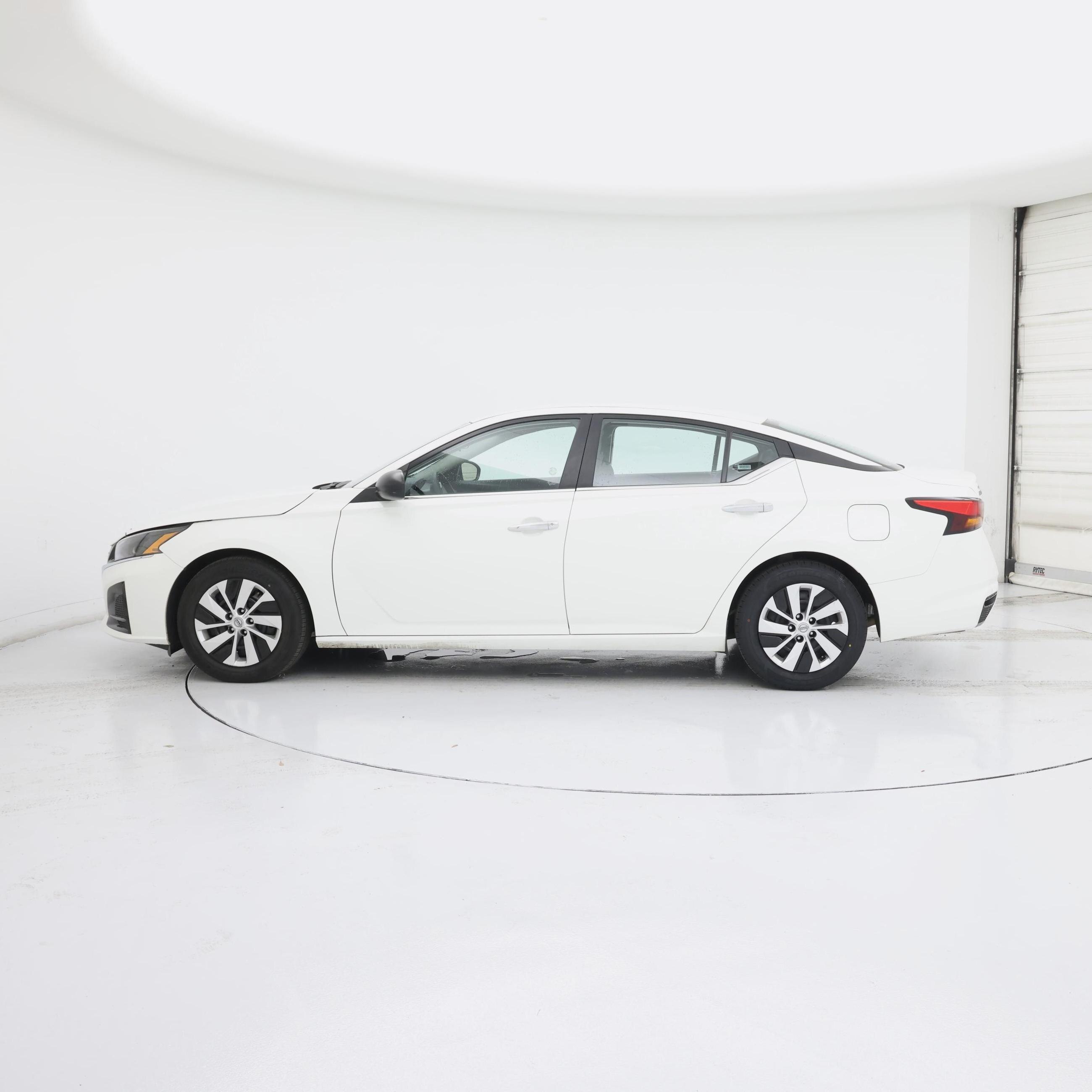 Thumbnail: 2024 Nissan Altima - 3