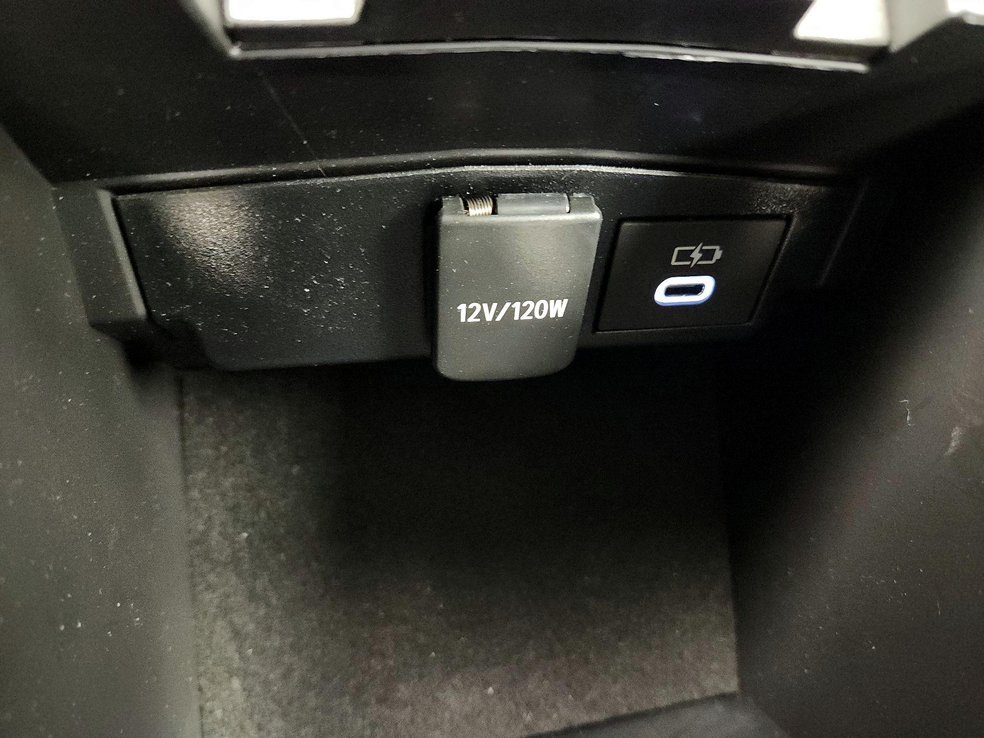 Thumbnail: 2025 Toyota Corolla - 18