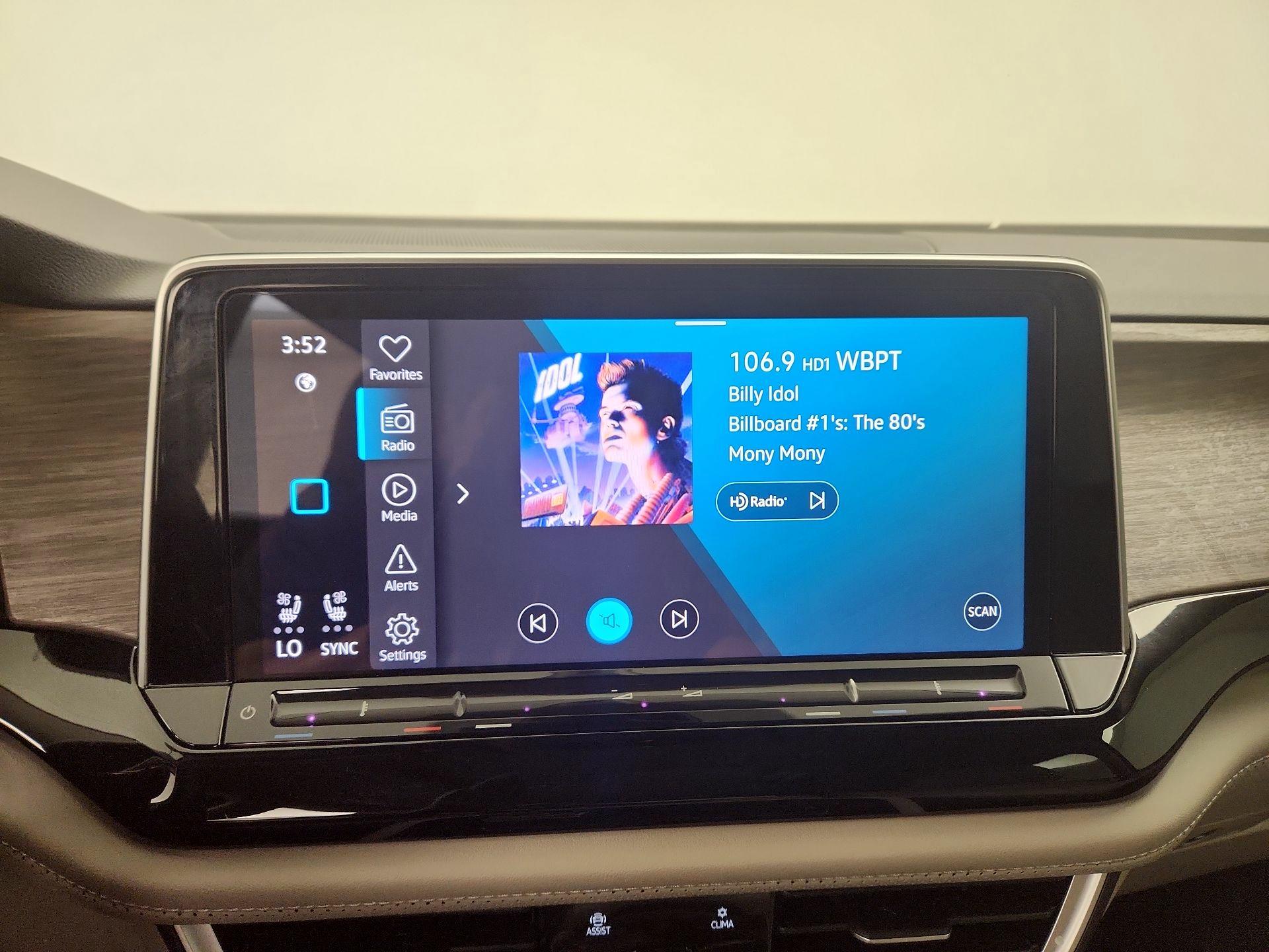 Thumbnail: 2024 Volkswagen Atlas - 15