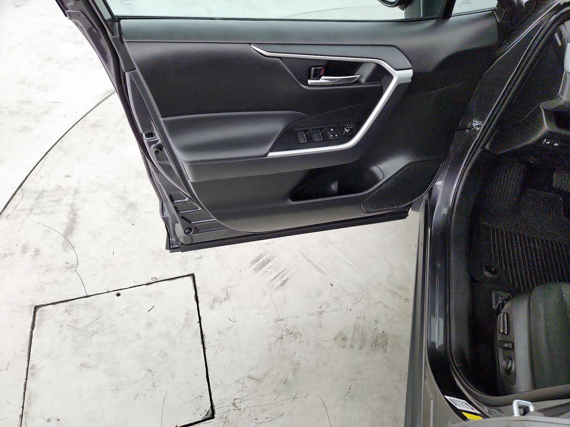 Thumbnail: 2024 Toyota RAV4 - 10