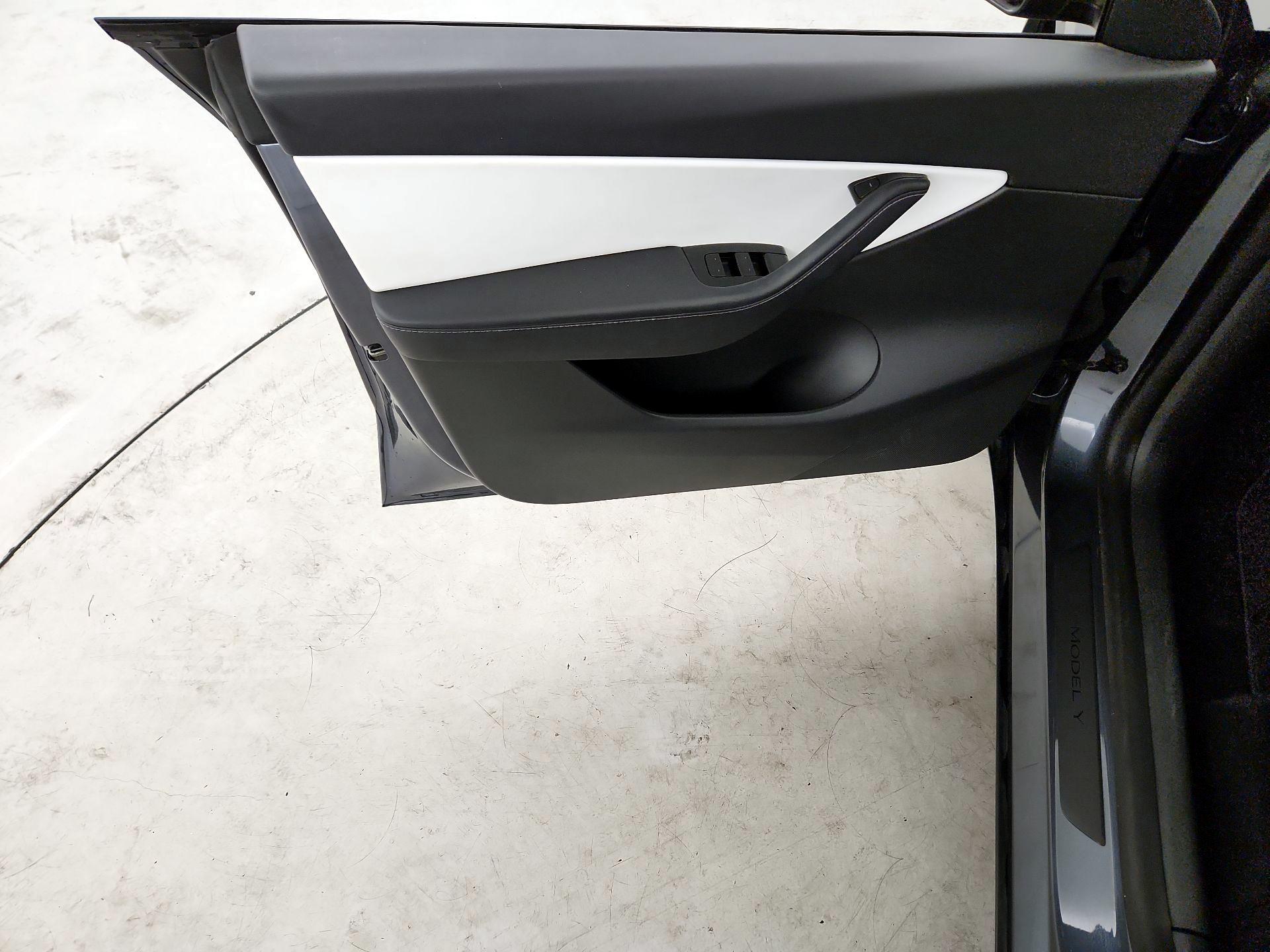 Thumbnail: 2020 Tesla Model Y - 12