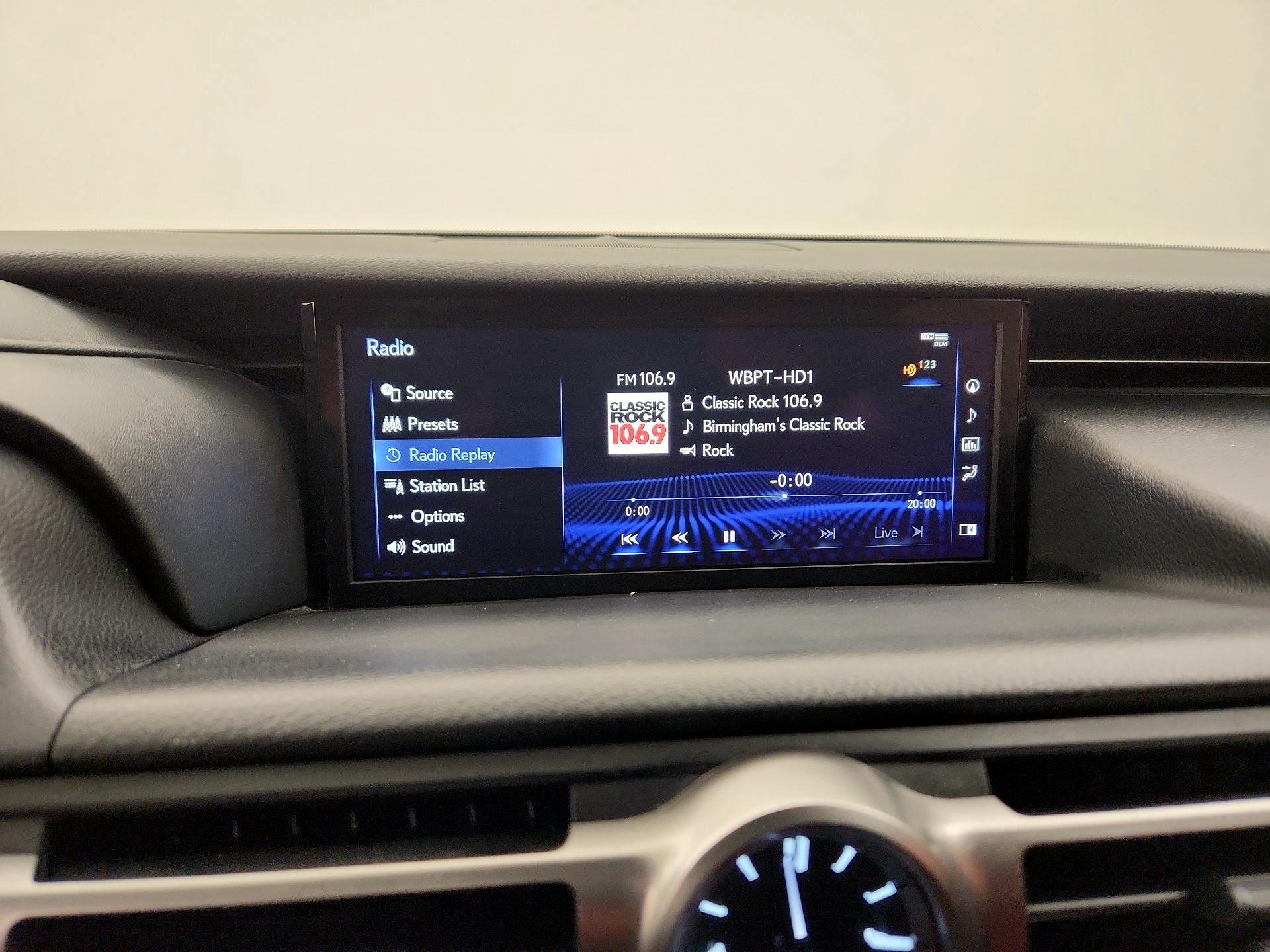 Thumbnail: 2021 Lexus RC - 16