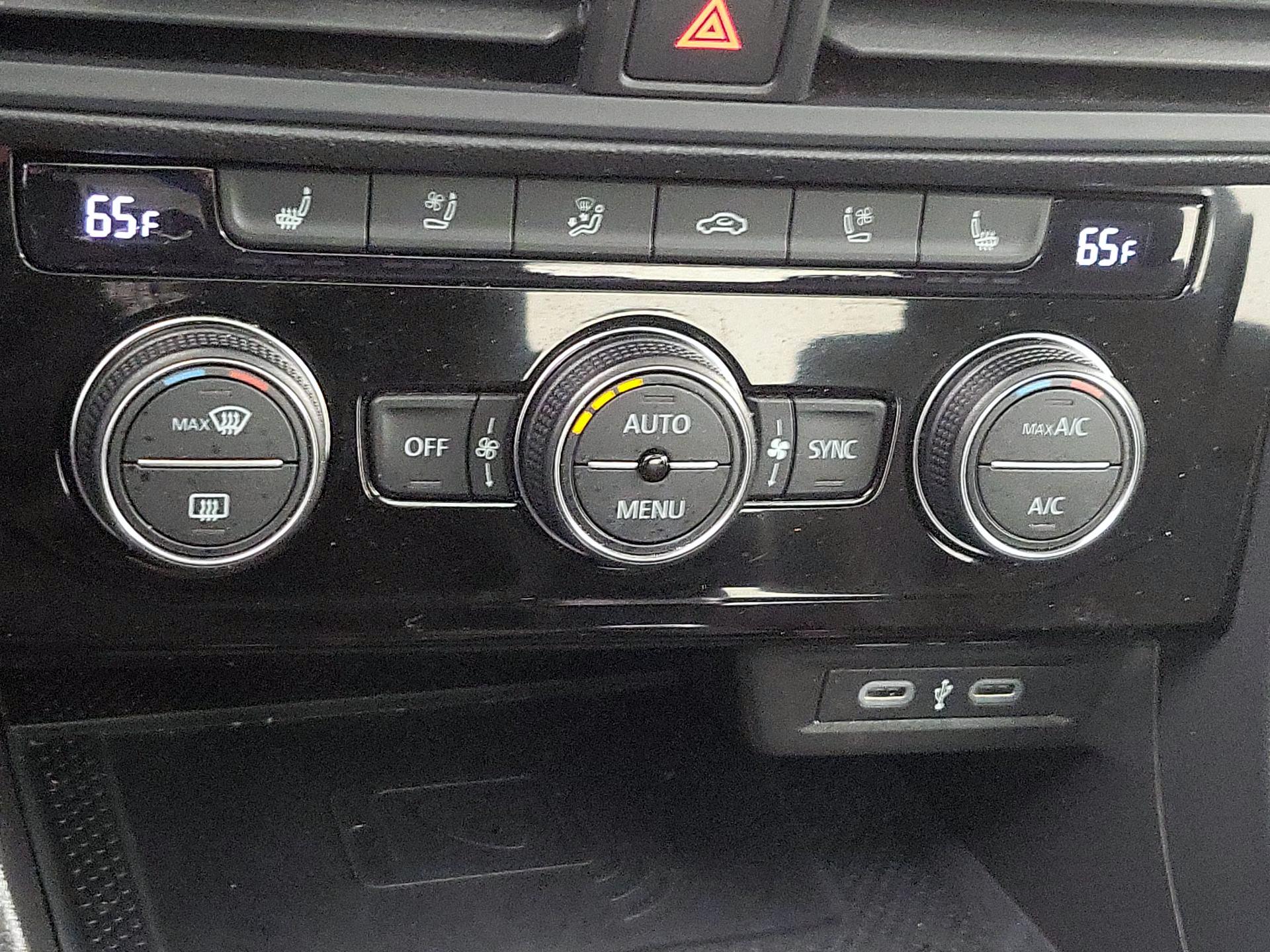 Thumbnail: 2024 Volkswagen Jetta - 16