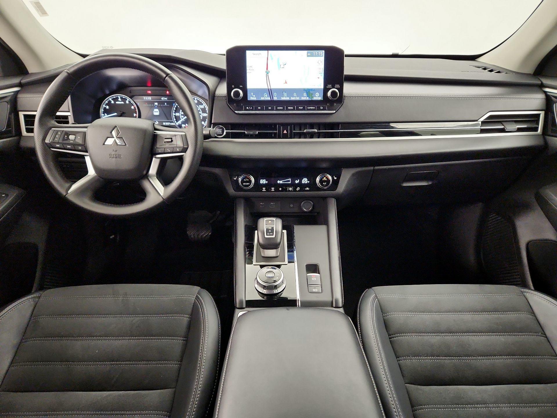 Thumbnail: 2024 Mitsubishi Outlander - 9