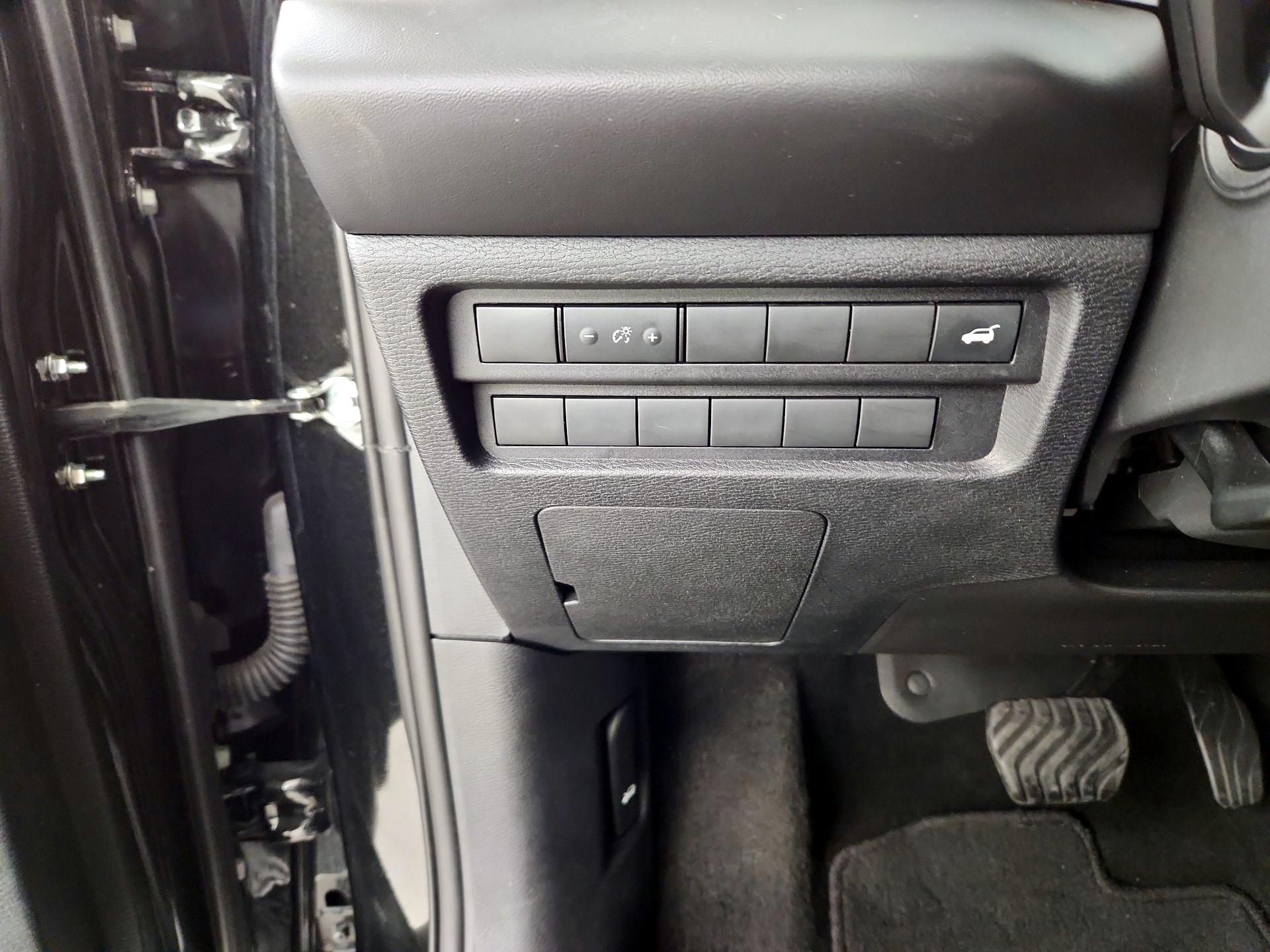 Thumbnail: 2024 Mitsubishi Outlander - 13