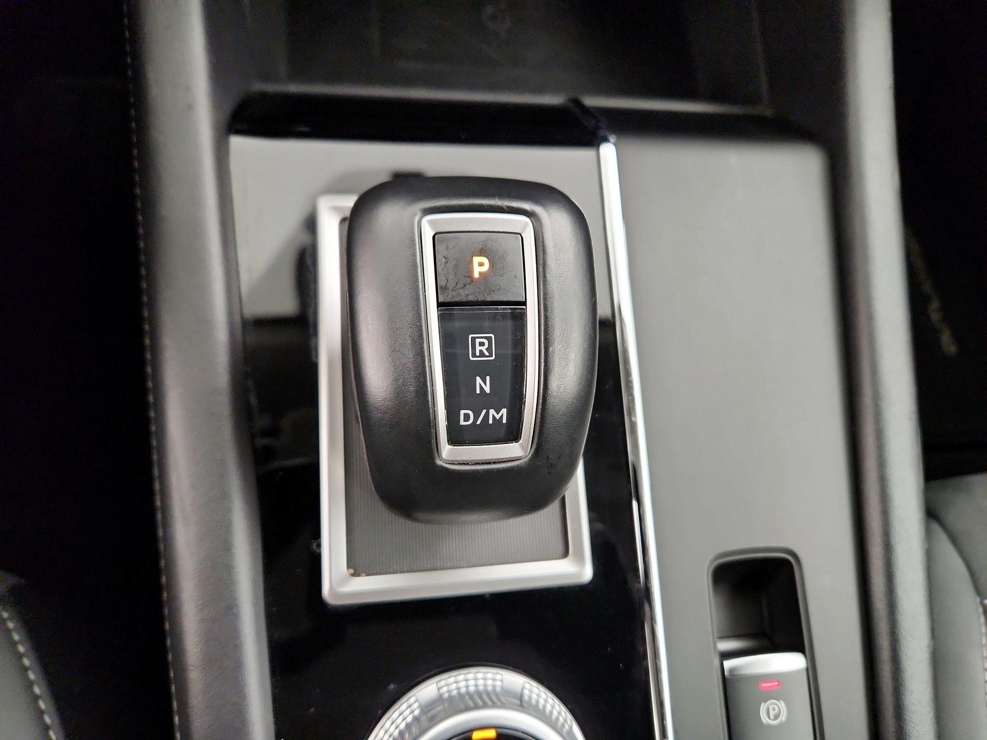 Thumbnail: 2024 Mitsubishi Outlander - 18