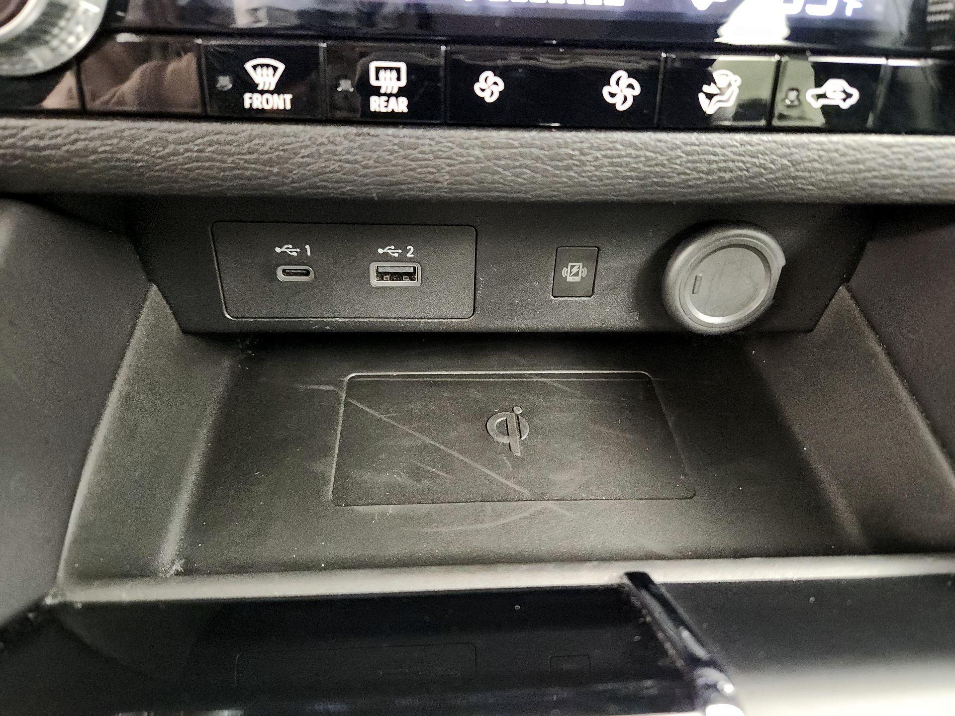 Thumbnail: 2024 Mitsubishi Outlander - 19