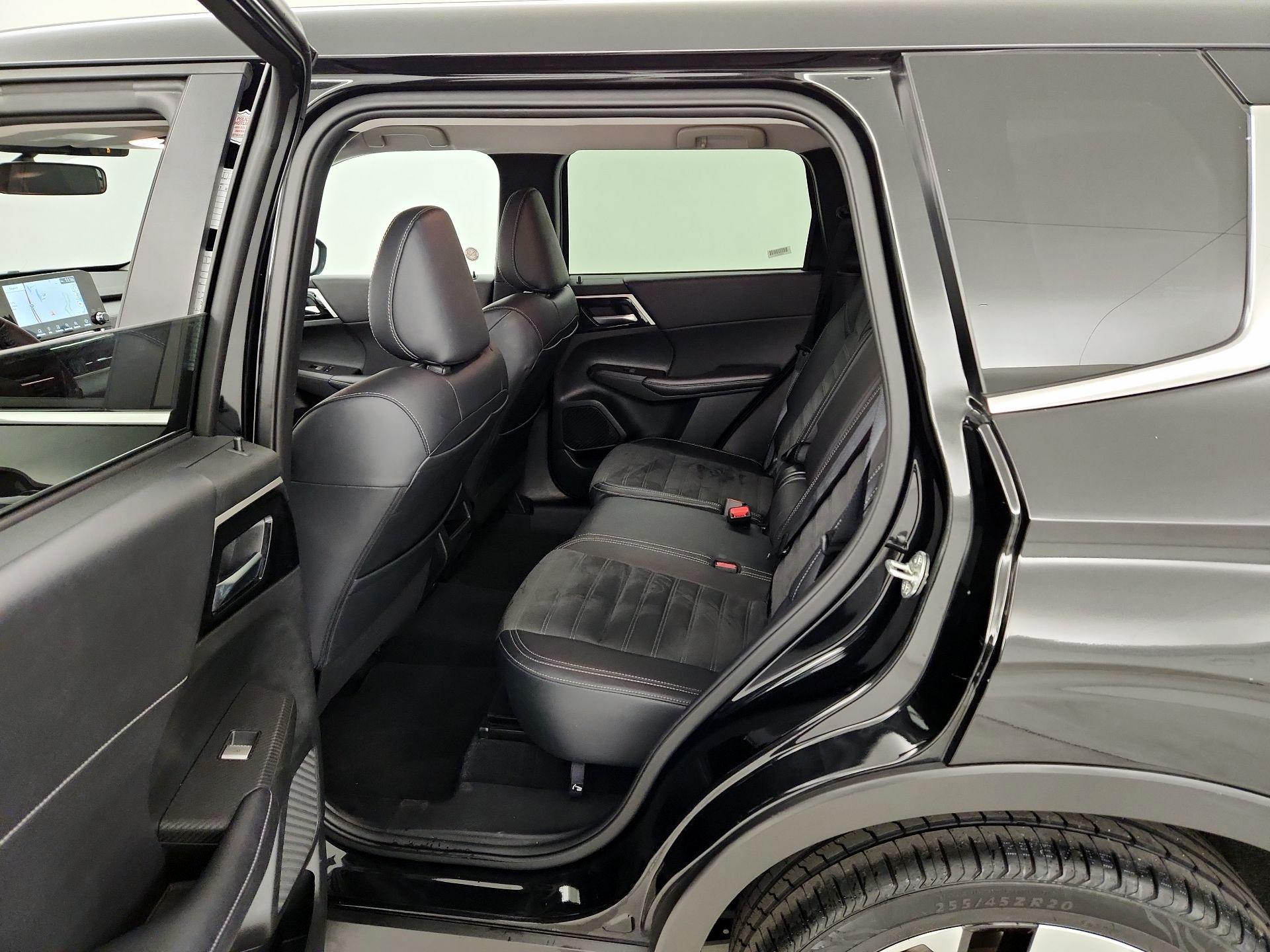 Thumbnail: 2024 Mitsubishi Outlander - 20