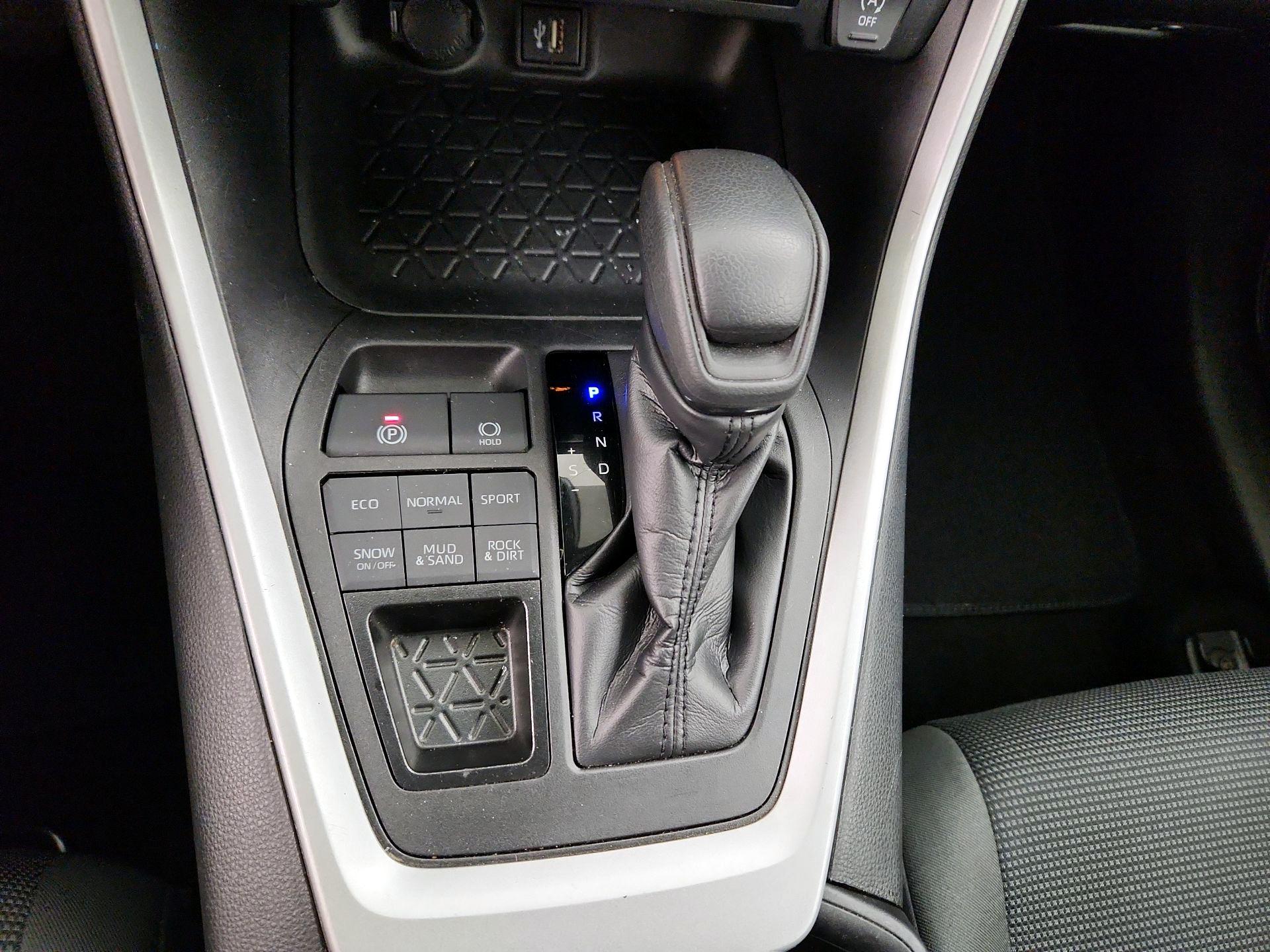 Thumbnail: 2024 Toyota RAV4 - 17