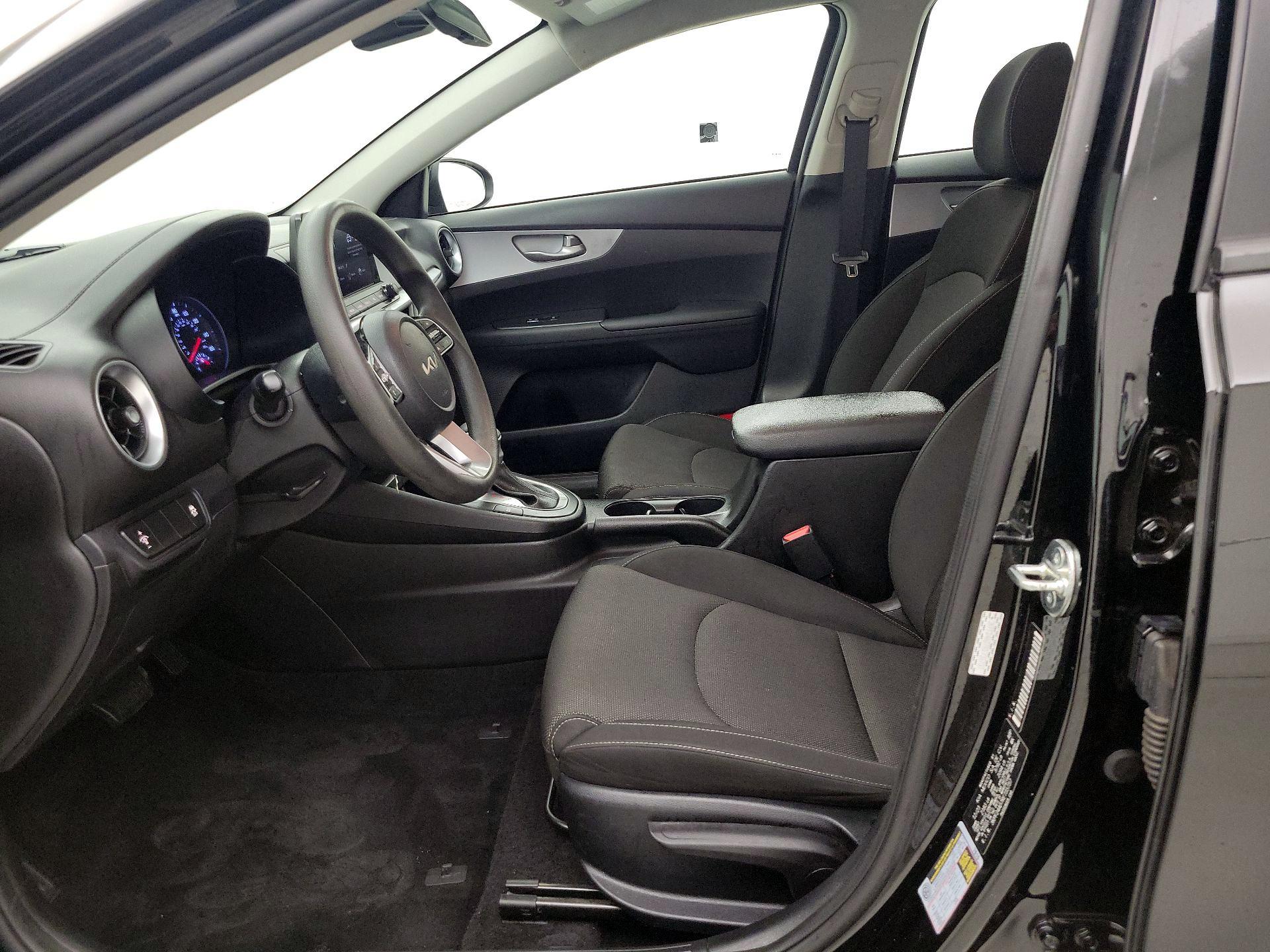 Thumbnail: 2024 Kia Forte - 11