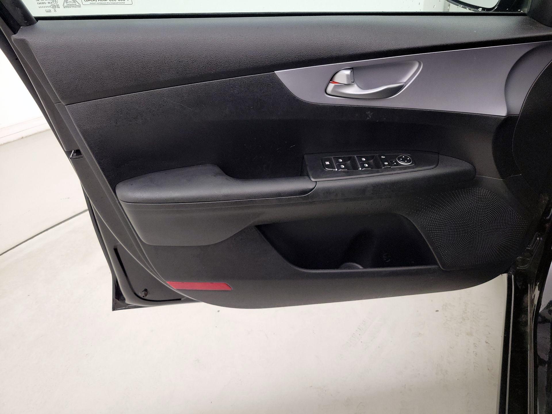 Thumbnail: 2024 Kia Forte - 12