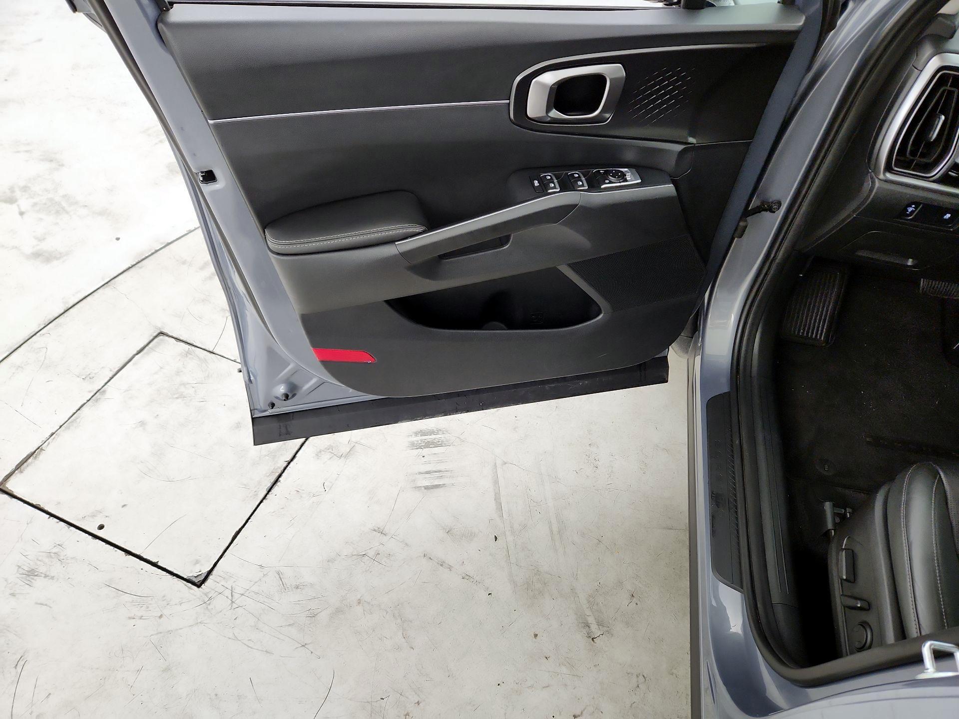 Thumbnail: 2024 Kia Sorento - 12