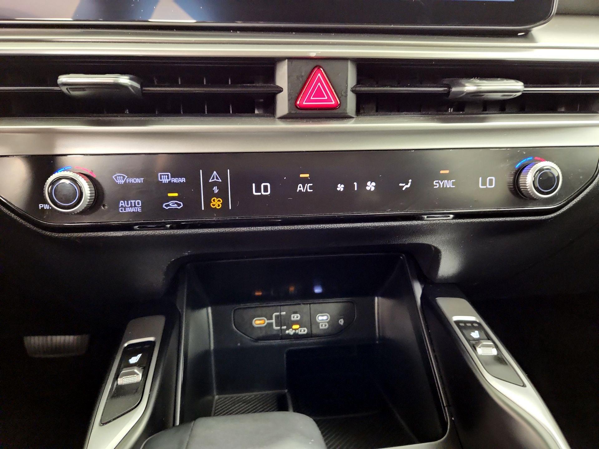 Thumbnail: 2024 Kia Sorento - 17