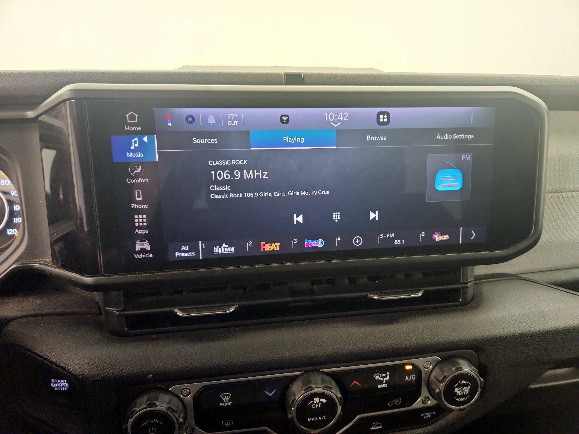 Thumbnail: 2024 Jeep Wrangler - 15