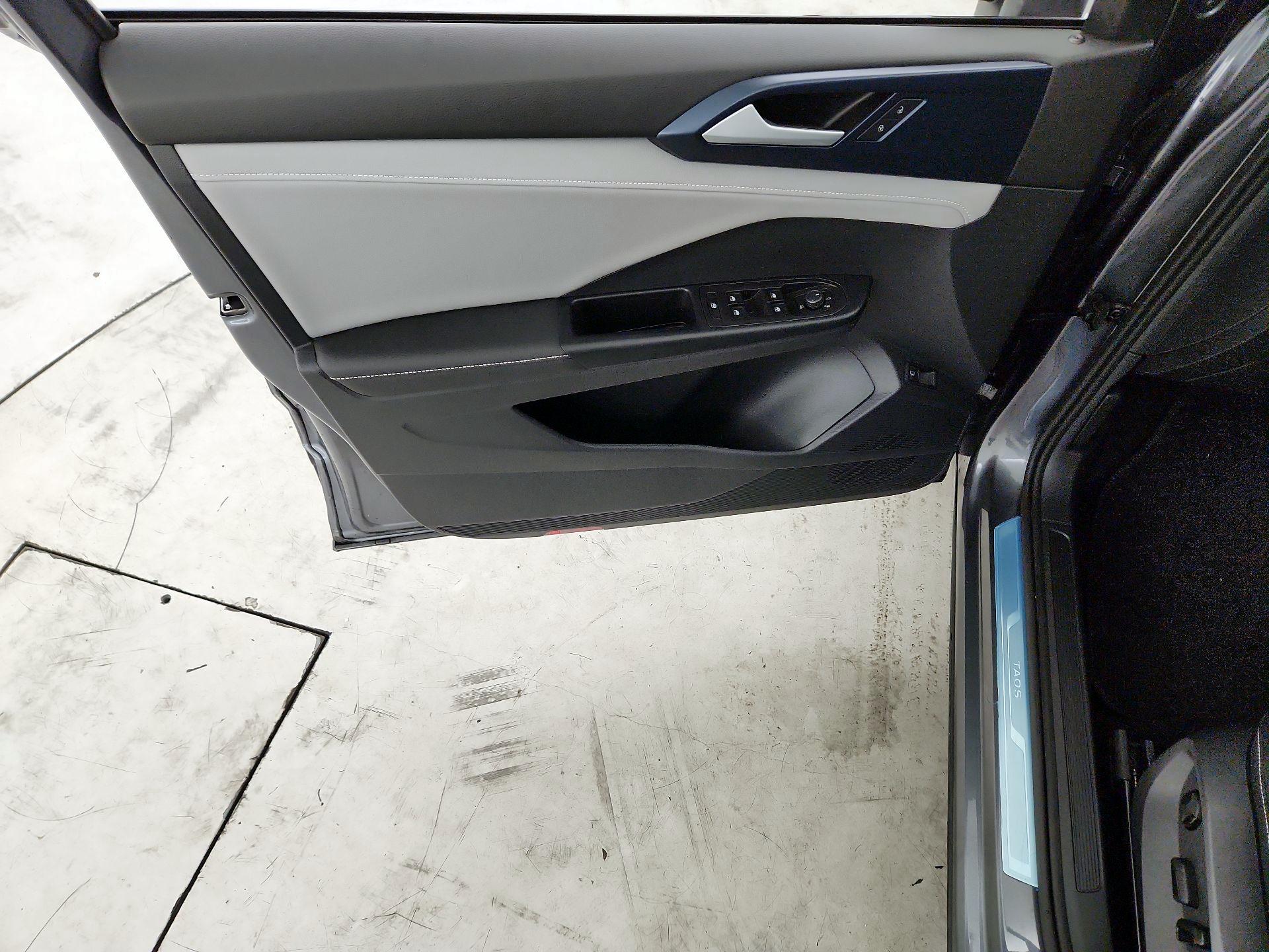 Thumbnail: 2024 Volkswagen Taos - 12