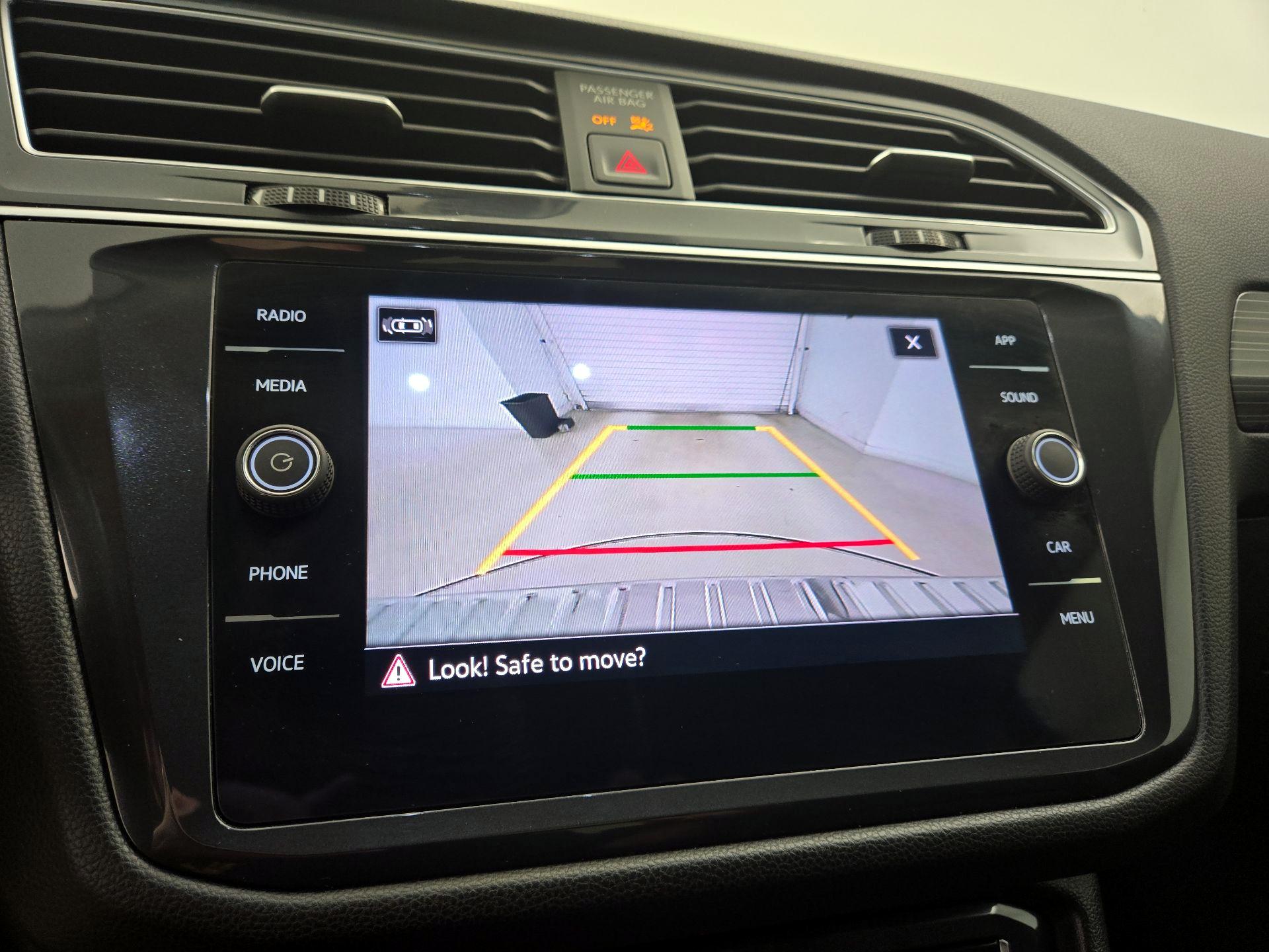 Thumbnail: 2024 Volkswagen Tiguan - 14