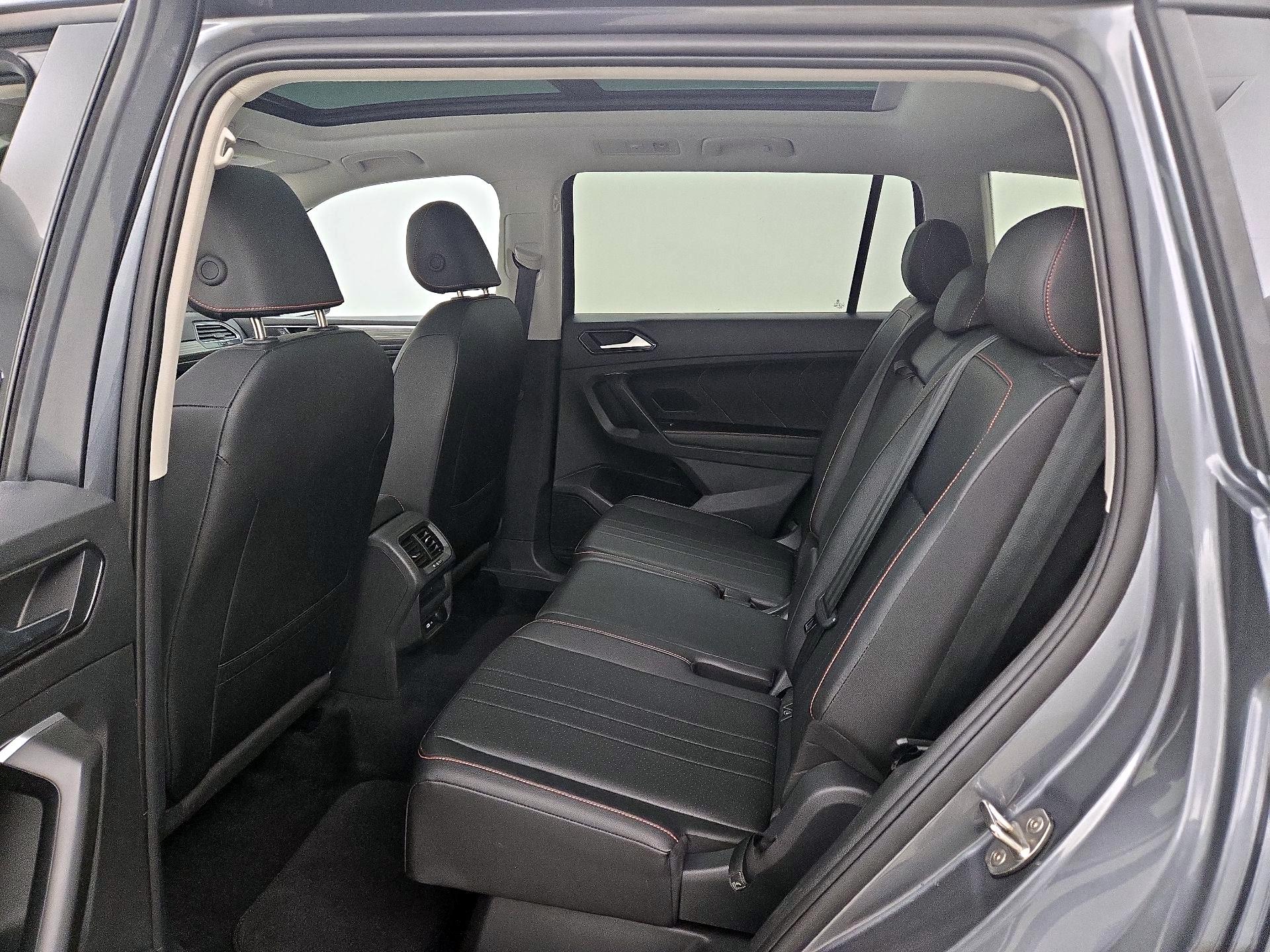 Thumbnail: 2024 Volkswagen Tiguan - 20