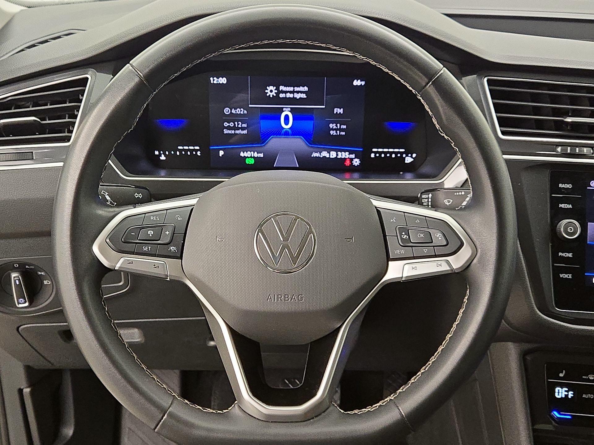 Thumbnail: 2024 Volkswagen Tiguan - 10