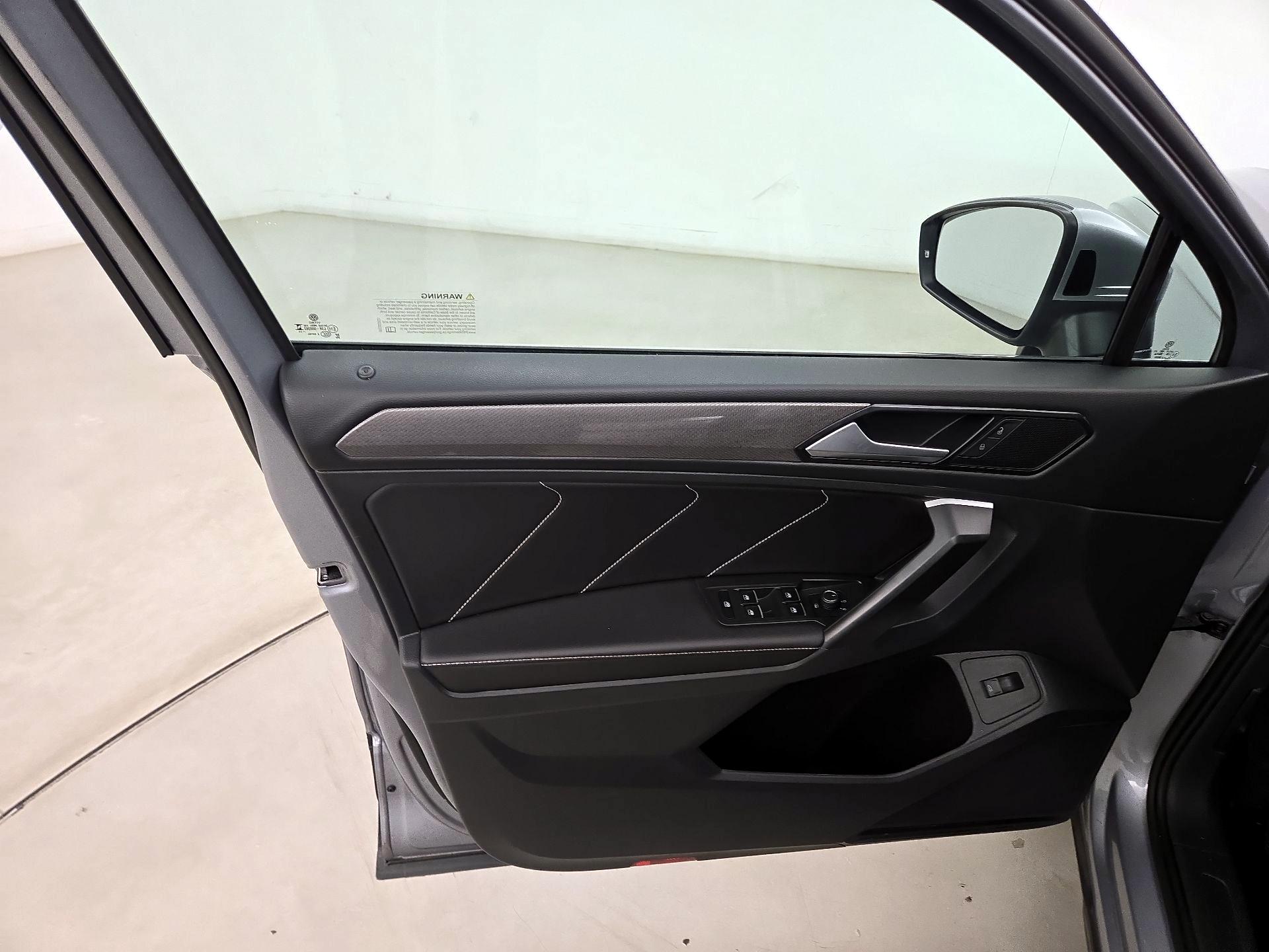 Thumbnail: 2024 Volkswagen Tiguan - 12