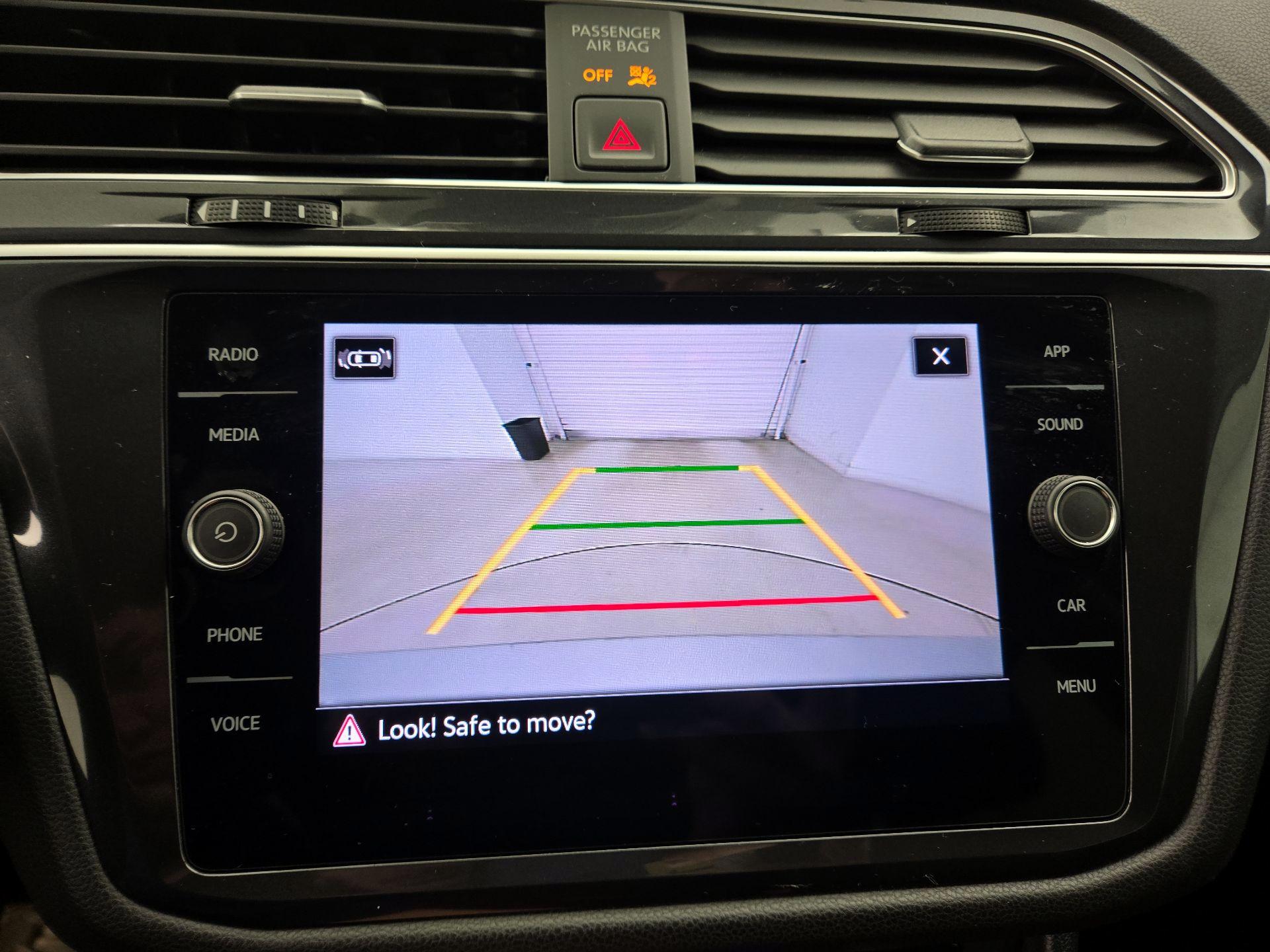 Thumbnail: 2024 Volkswagen Tiguan - 14