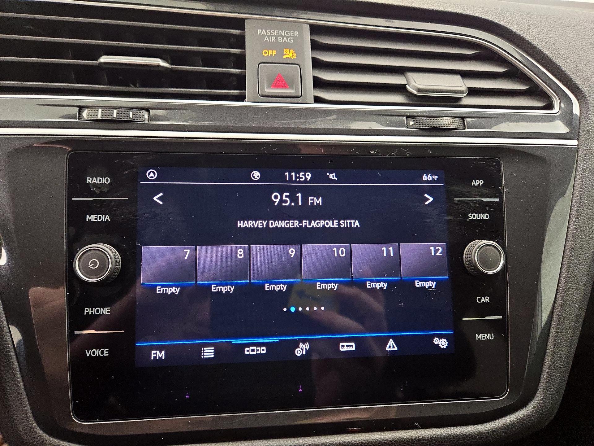 Thumbnail: 2024 Volkswagen Tiguan - 15