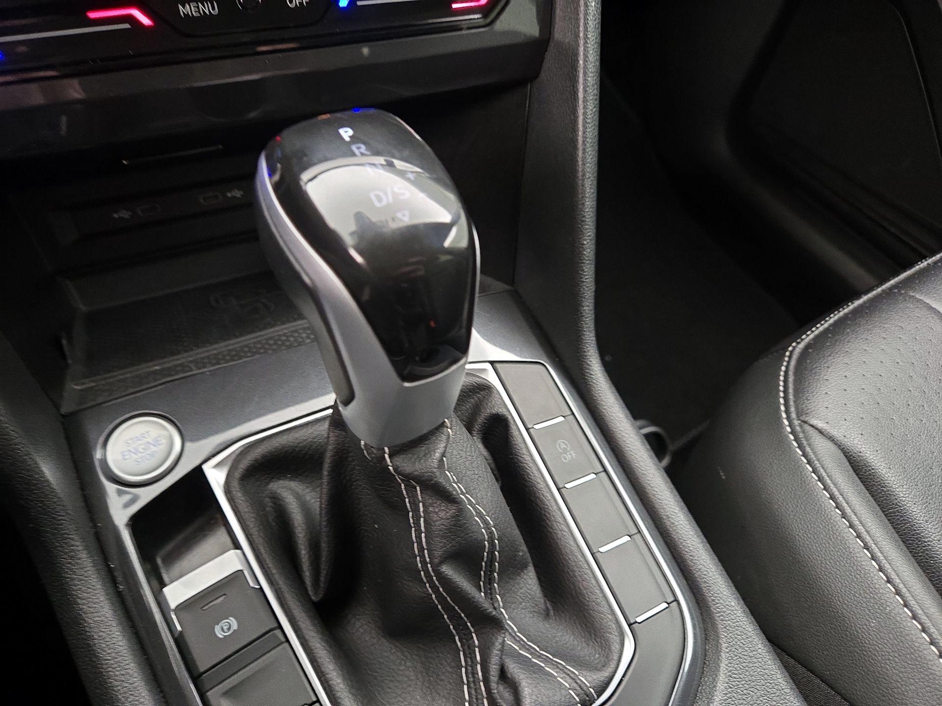 Thumbnail: 2024 Volkswagen Tiguan - 17