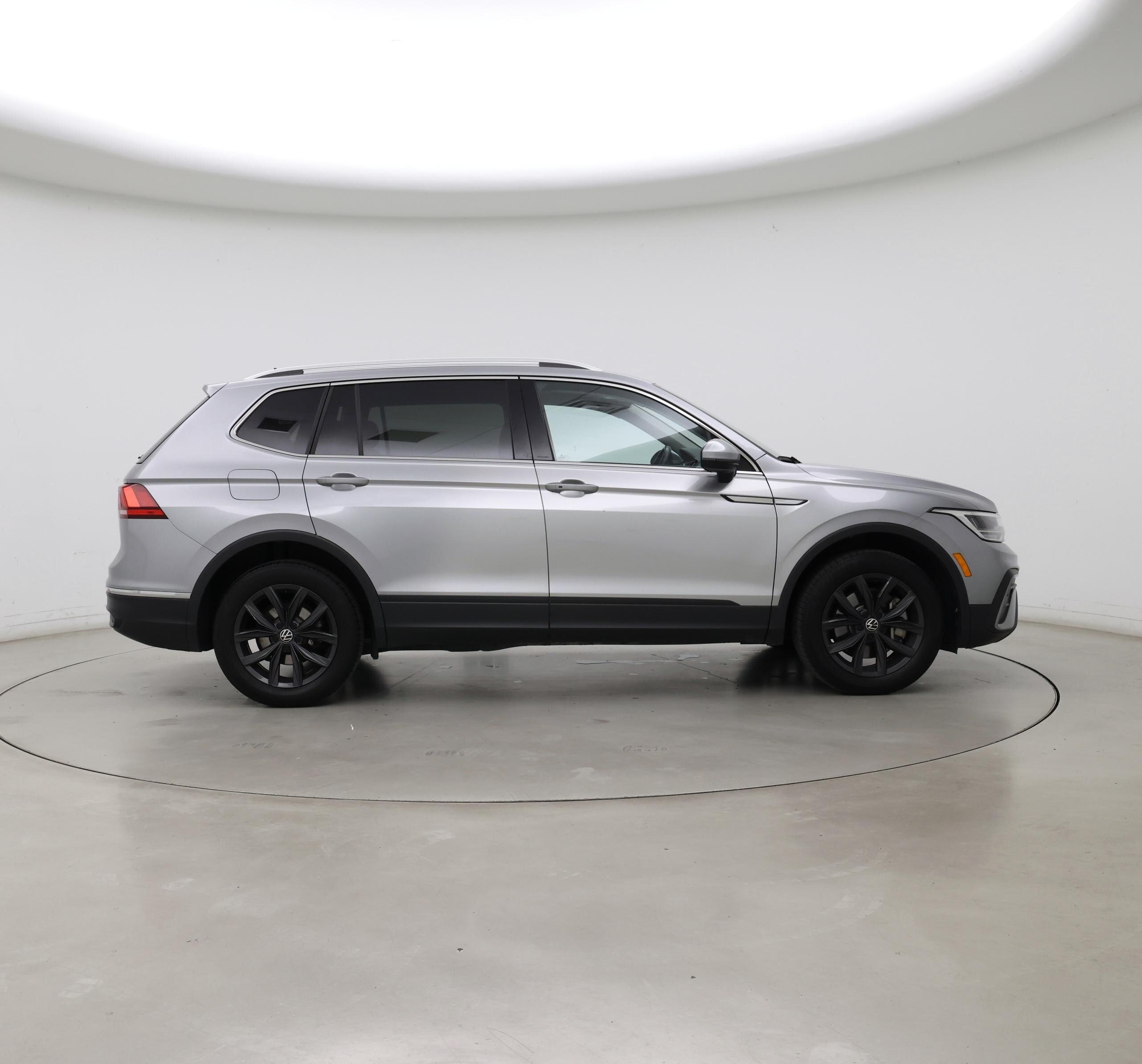 Thumbnail: 2024 Volkswagen Tiguan - 7