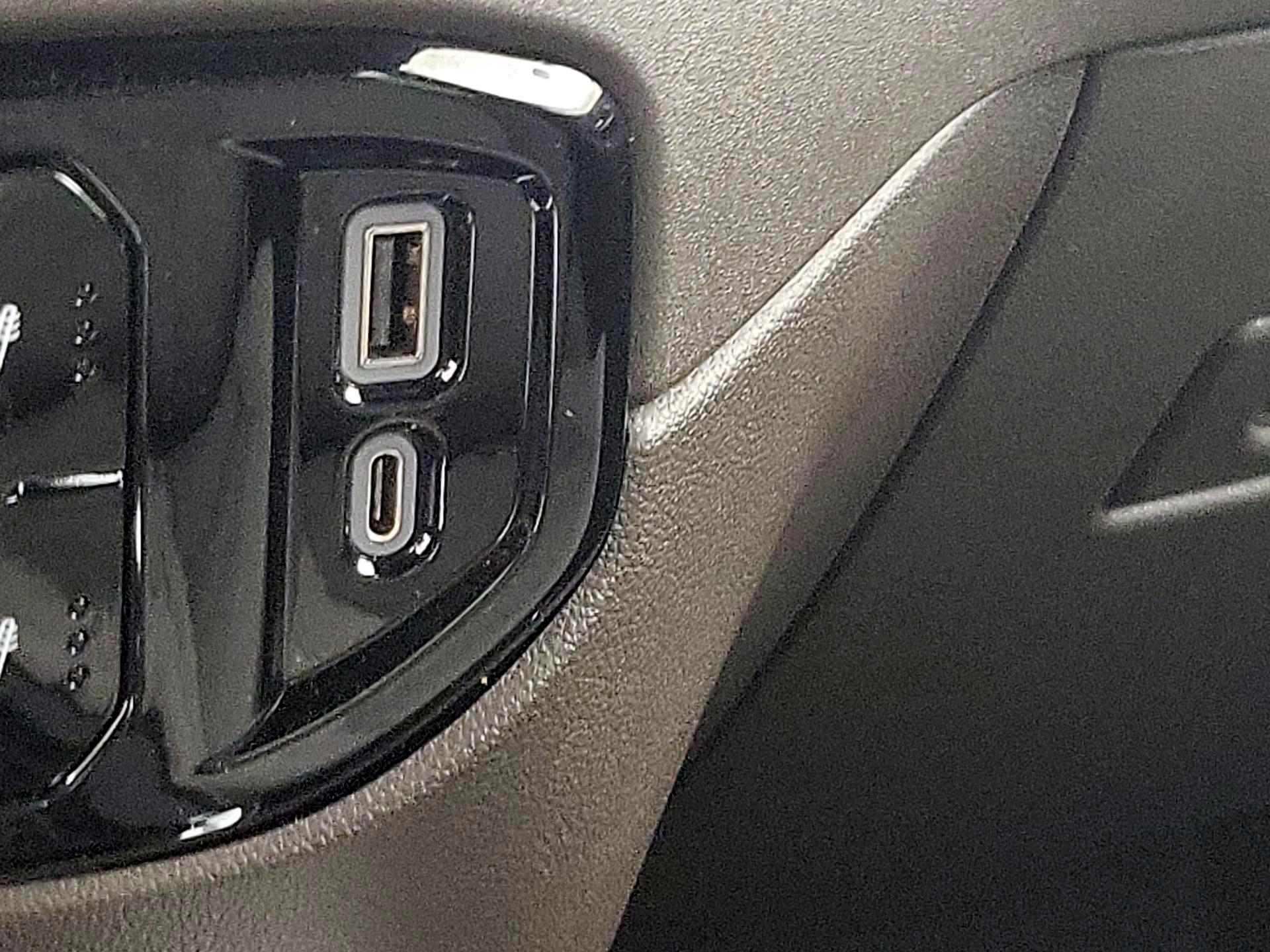 Thumbnail: 2022 Chevrolet Silverado 1500 - 18