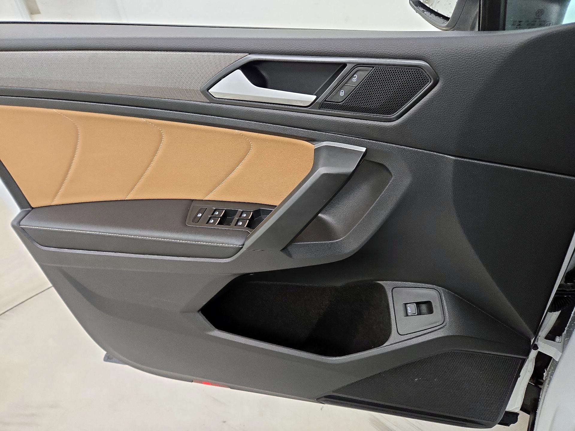 Thumbnail: 2024 Volkswagen Tiguan - 12