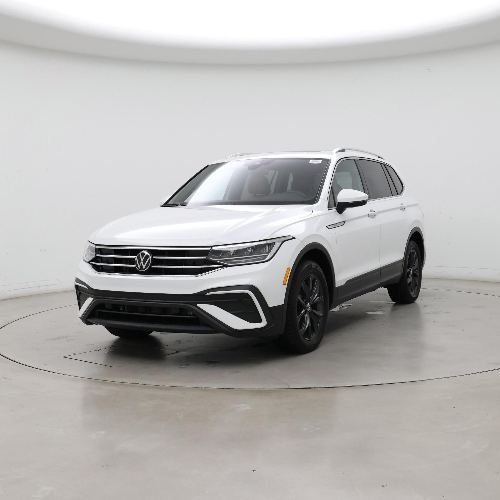 Thumbnail: 2024 Volkswagen Tiguan - 4