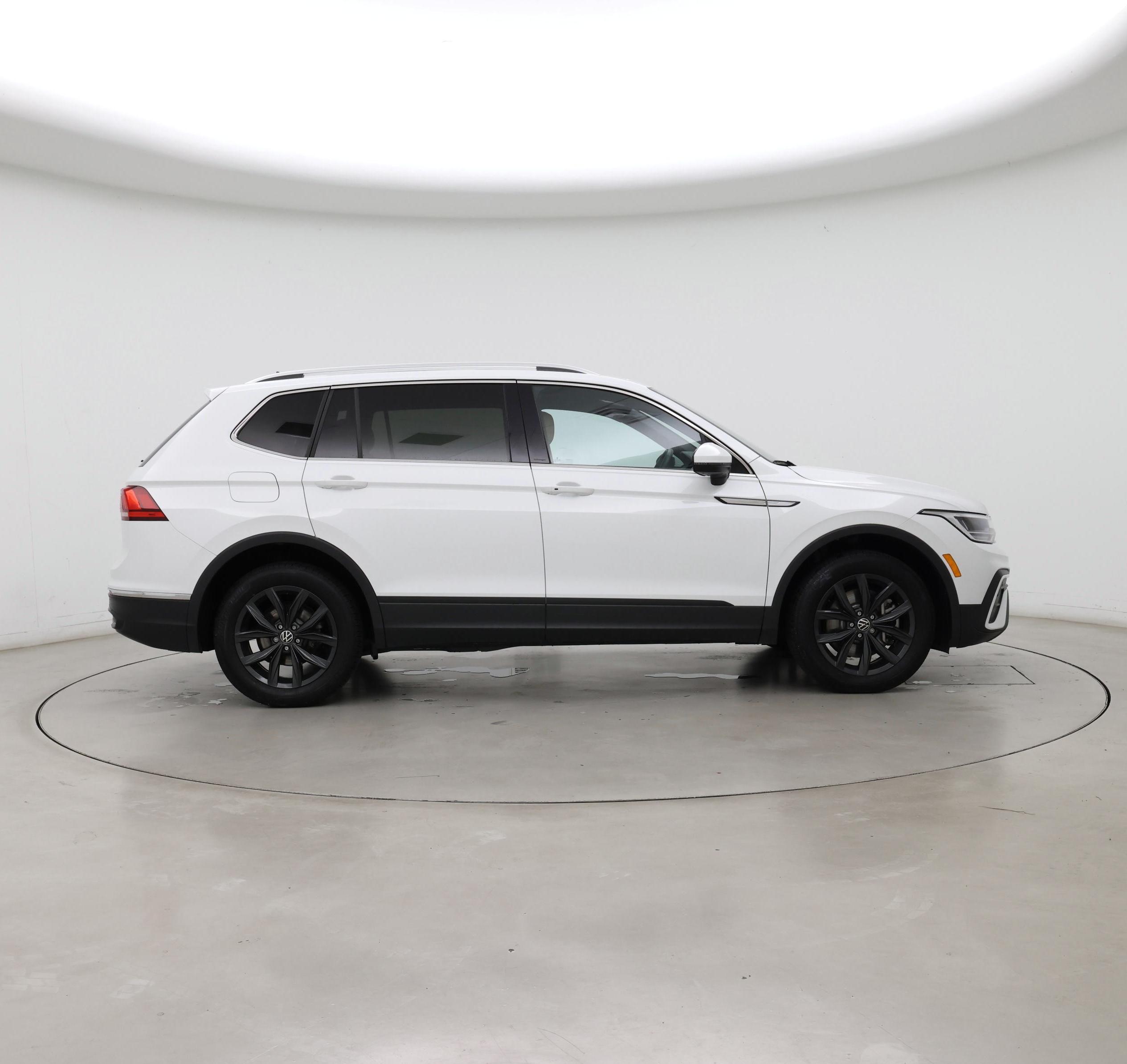 Thumbnail: 2024 Volkswagen Tiguan - 7