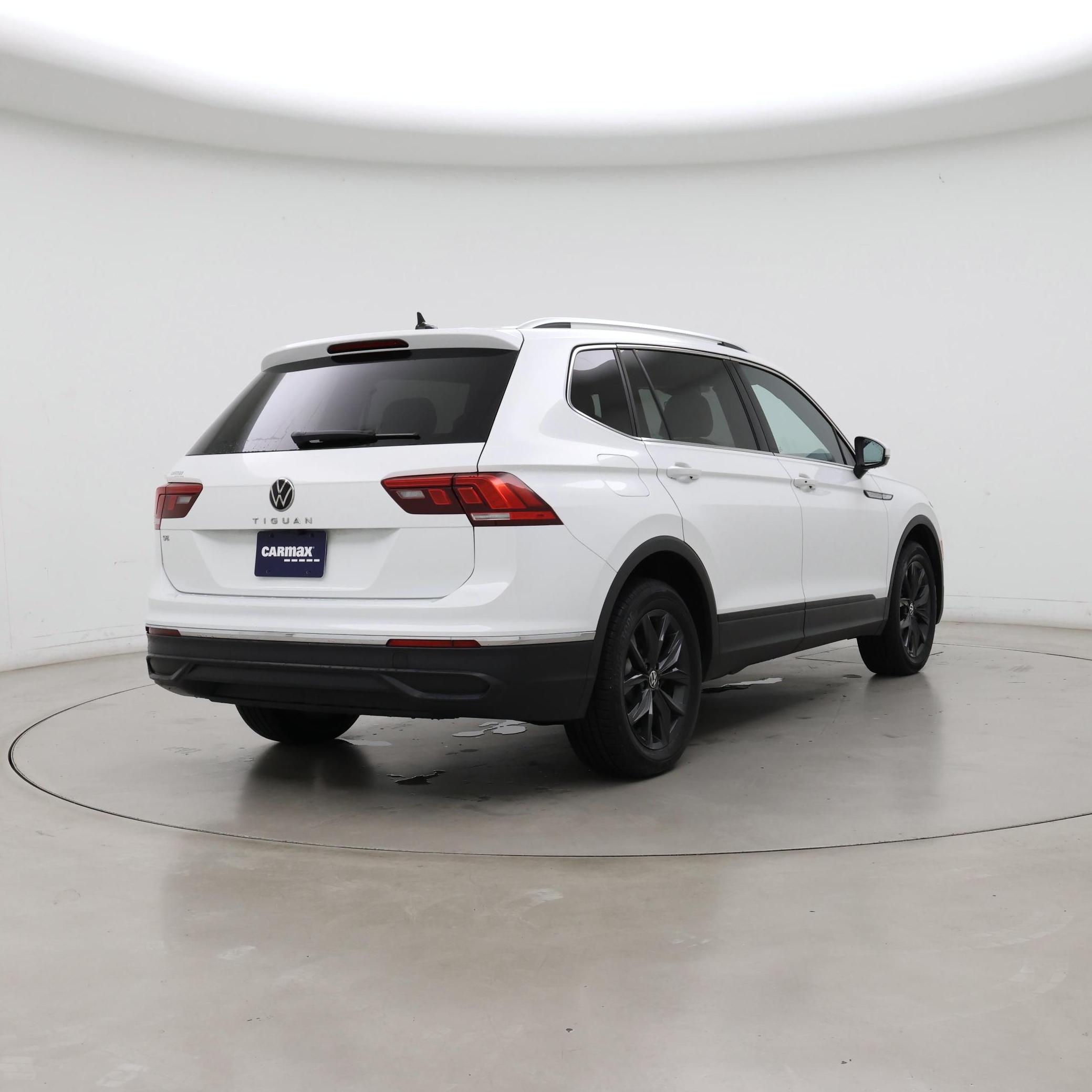 Thumbnail: 2024 Volkswagen Tiguan - 8