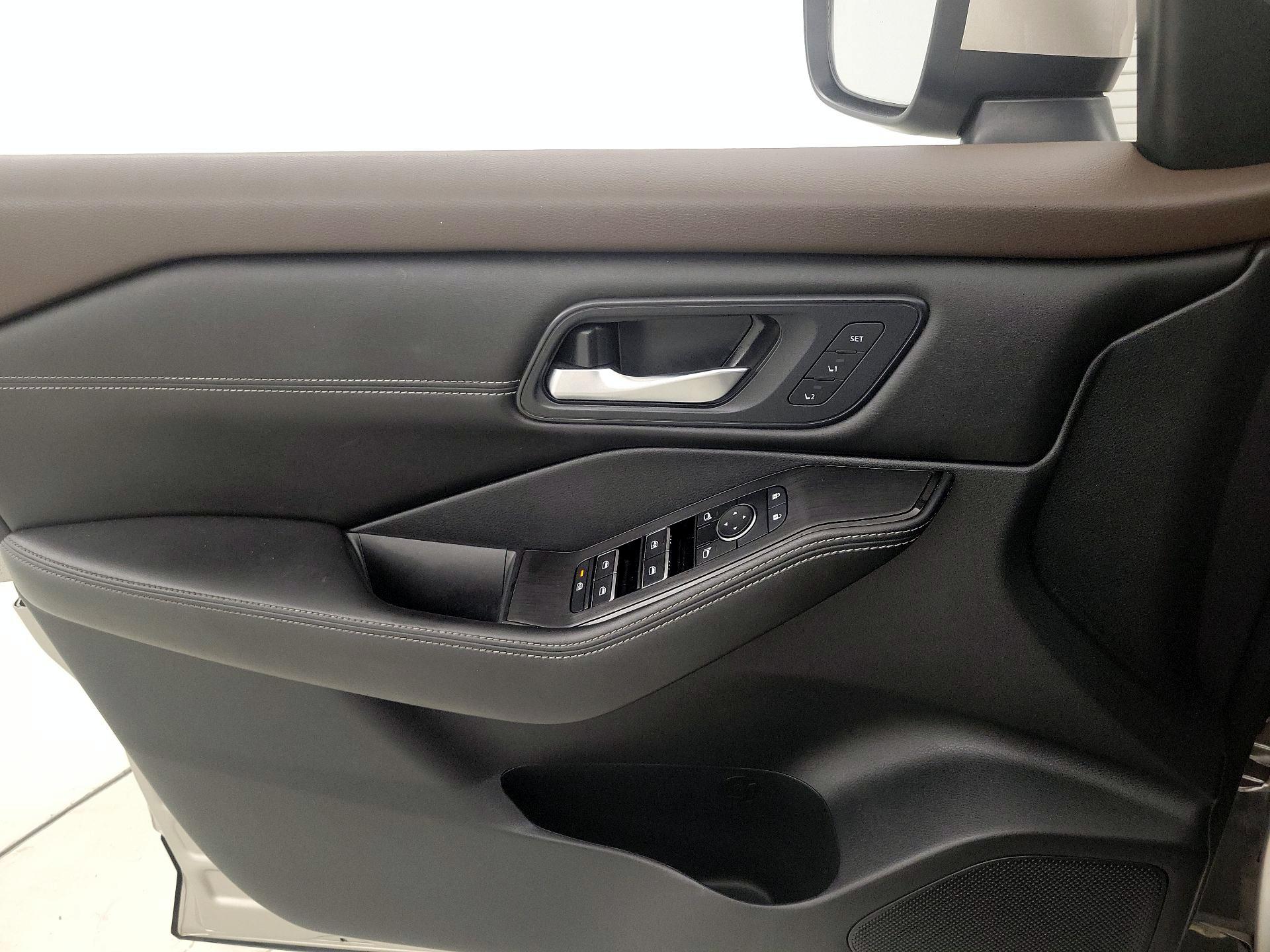 Thumbnail: 2022 Nissan Rogue - 12