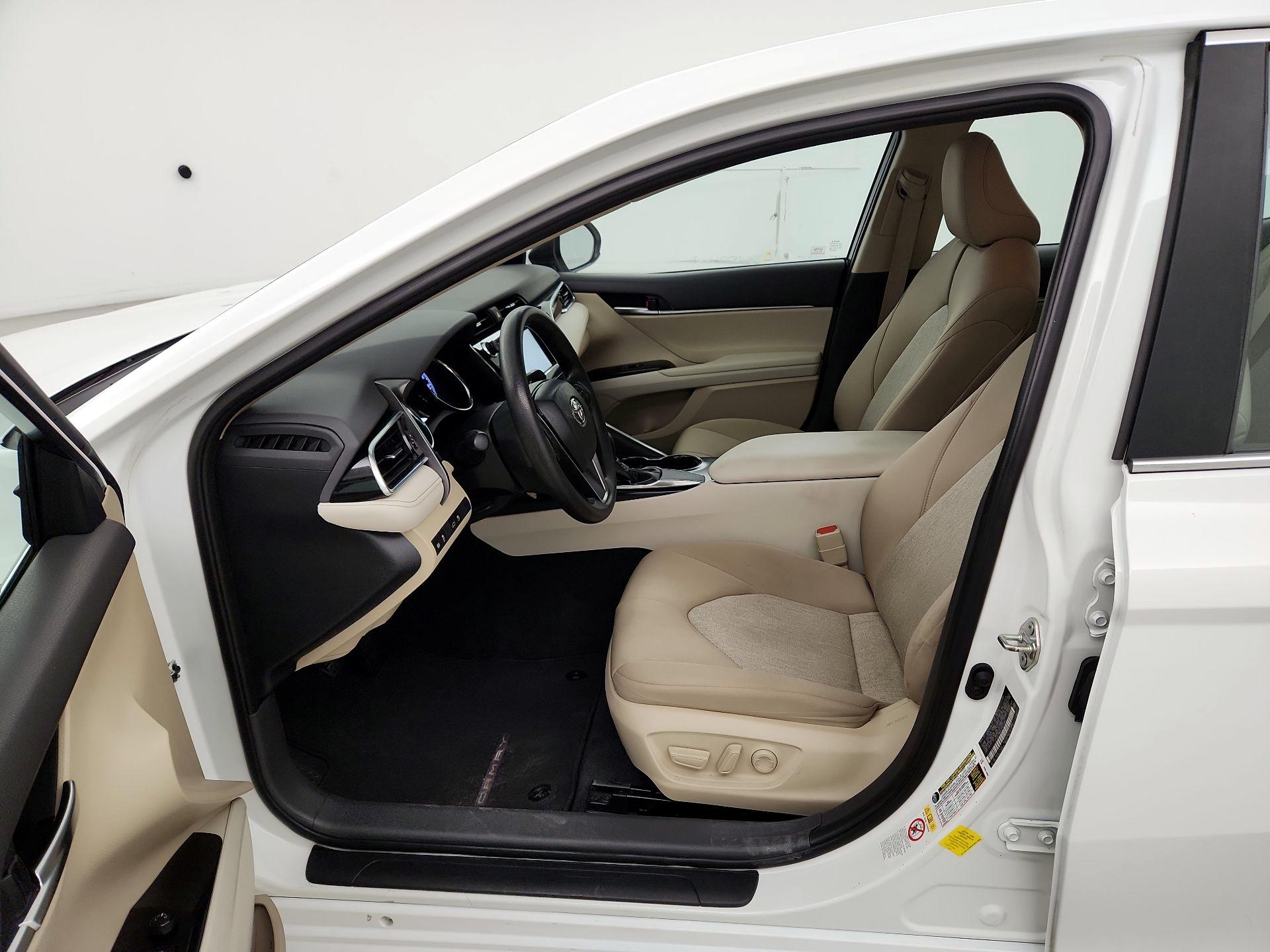 Thumbnail: 2018 Toyota Camry - 9