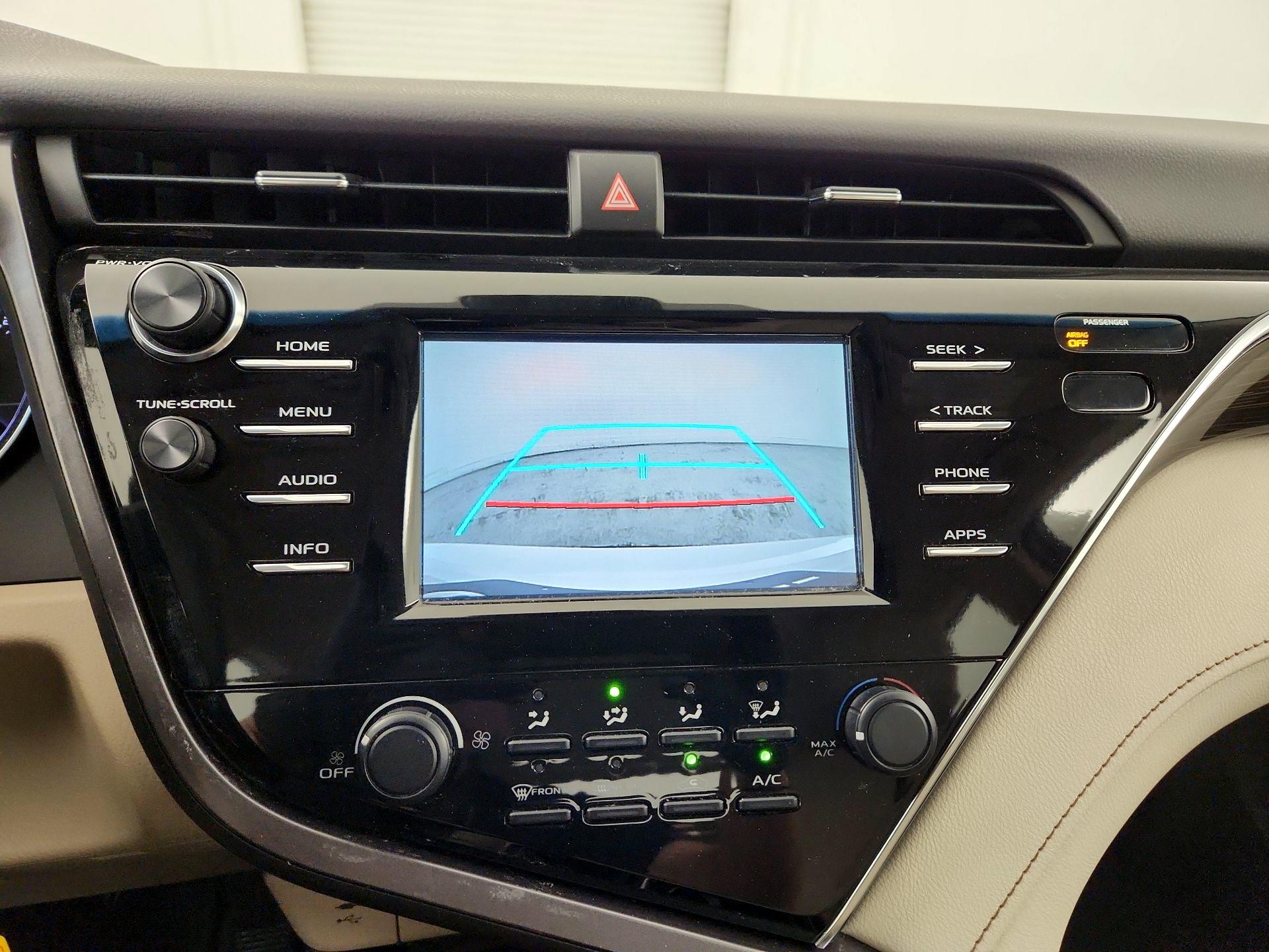 Thumbnail: 2018 Toyota Camry - 12