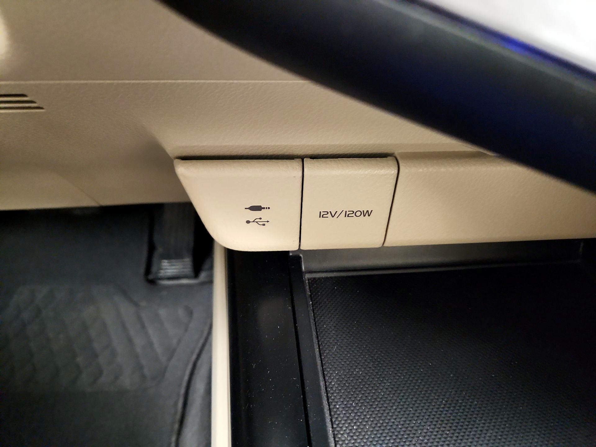 Thumbnail: 2018 Toyota Camry - 16