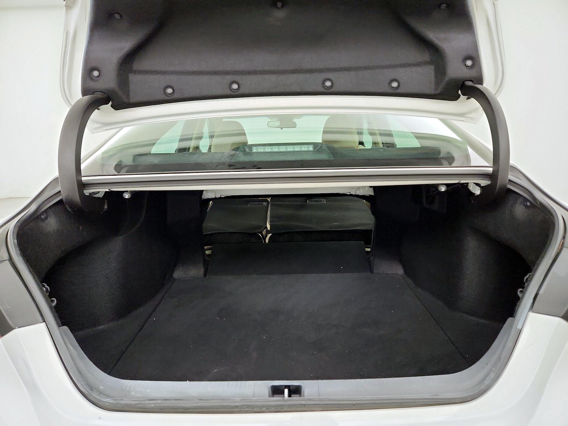 Thumbnail: 2018 Toyota Camry - 19