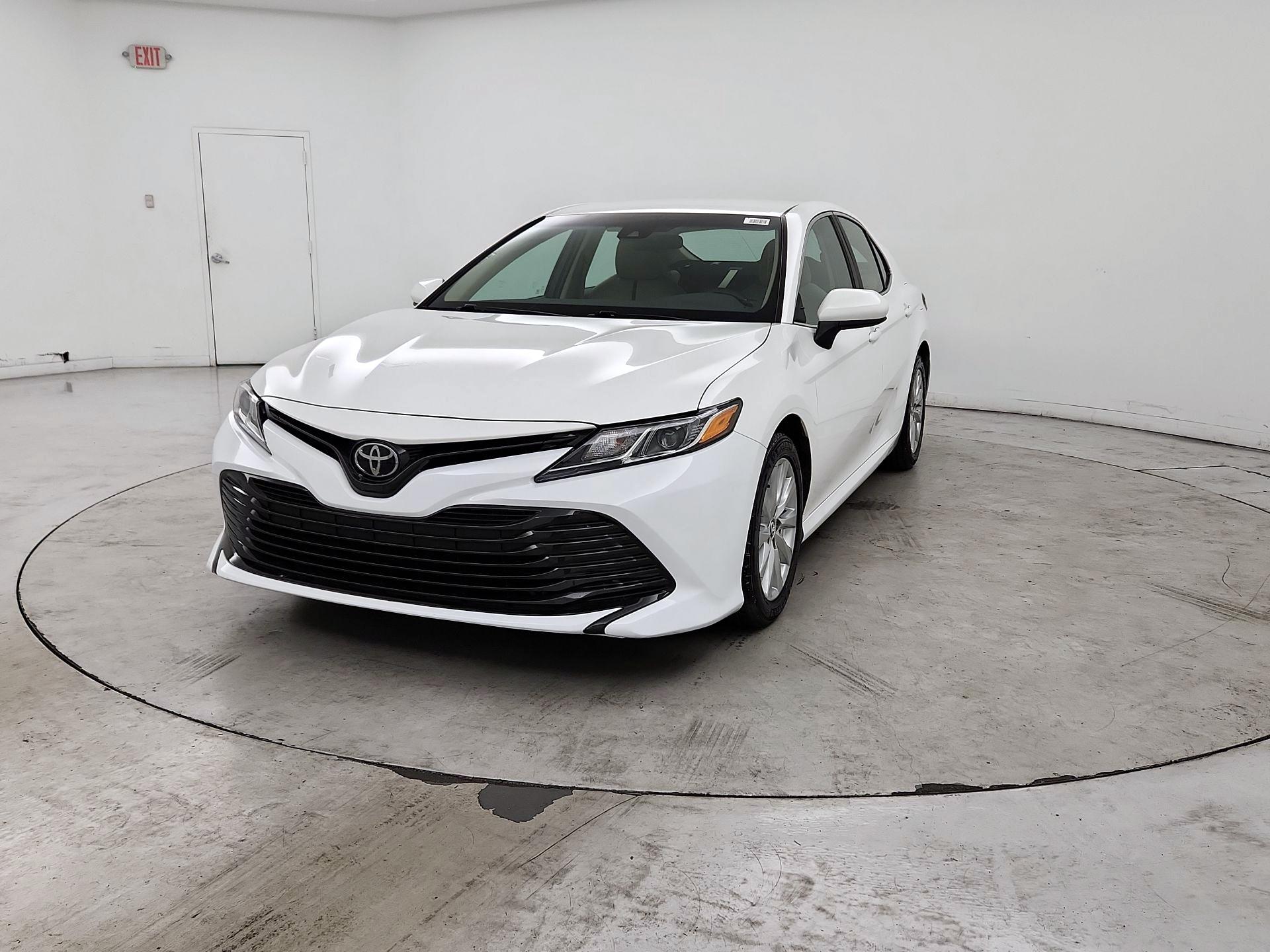 Thumbnail: 2018 Toyota Camry - 3