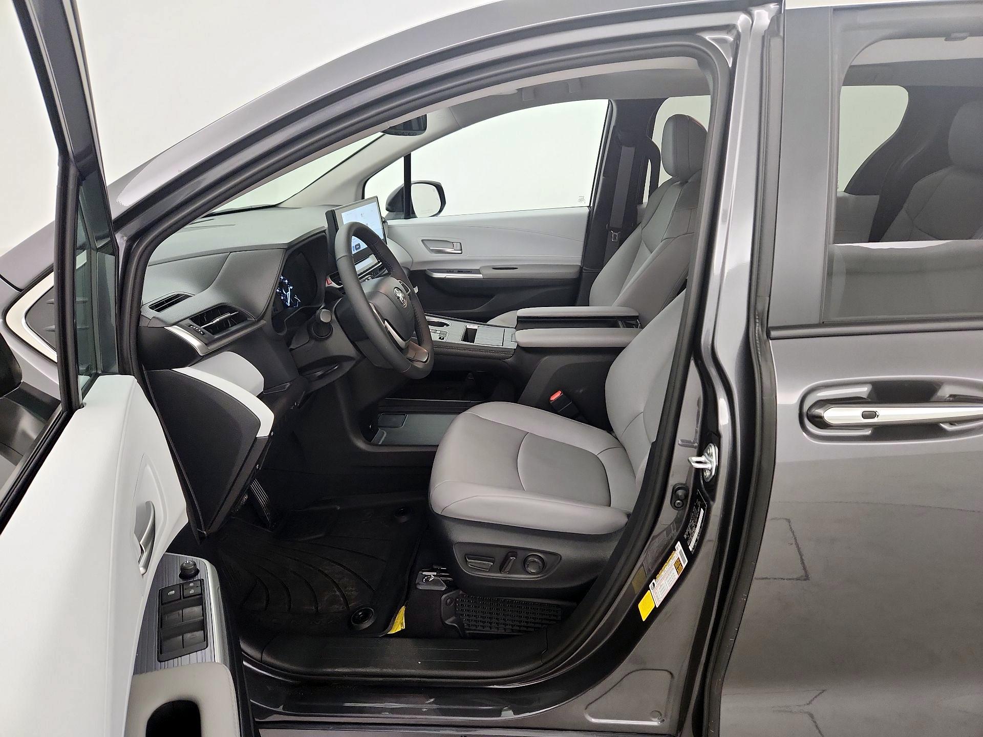 Thumbnail: 2025 Toyota Sienna - 11