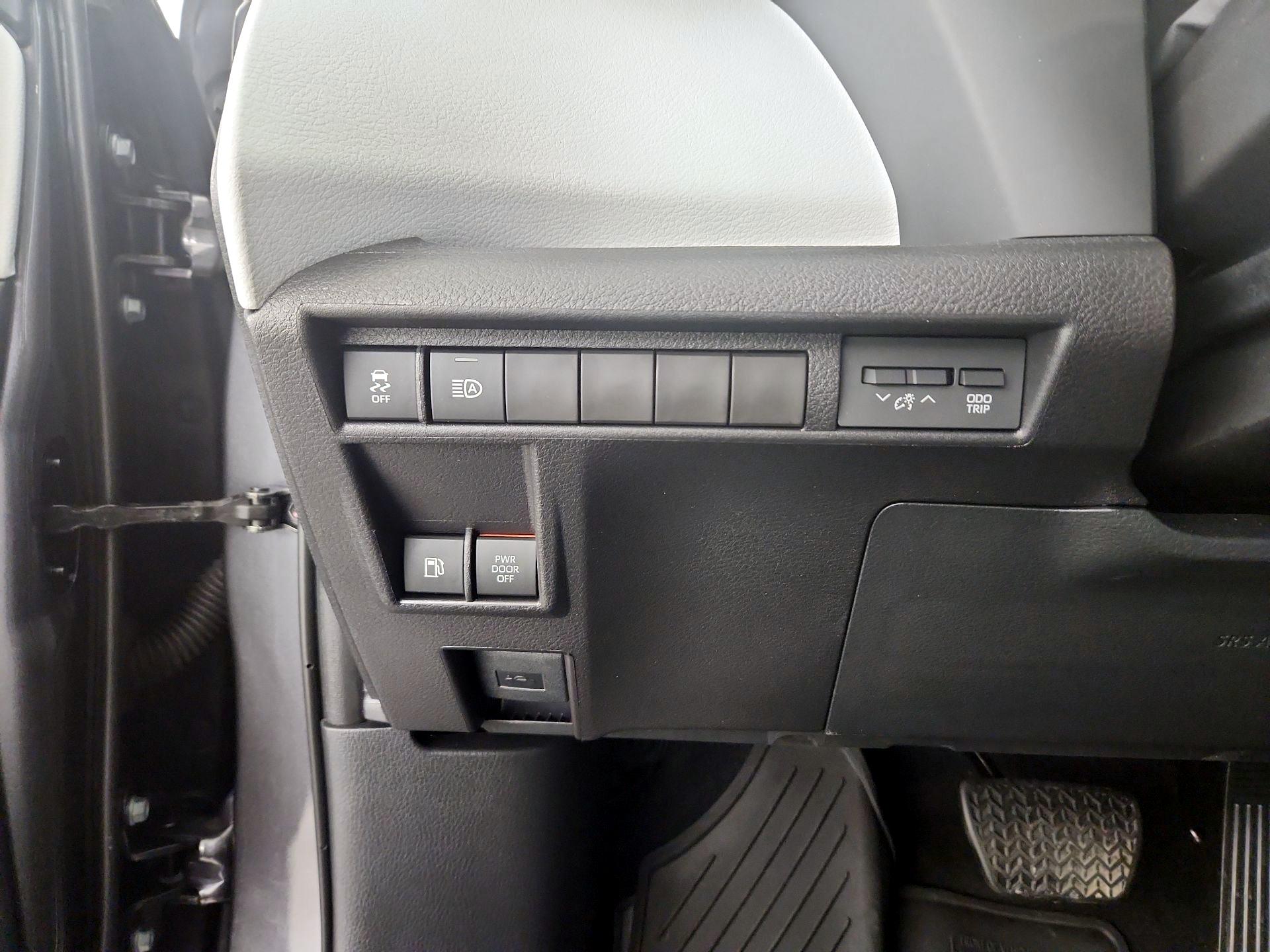 Thumbnail: 2025 Toyota Sienna - 13