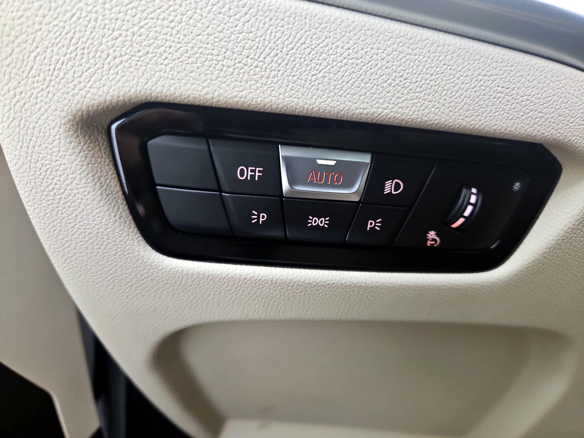 Thumbnail: 2025 BMW 3 Series - 13