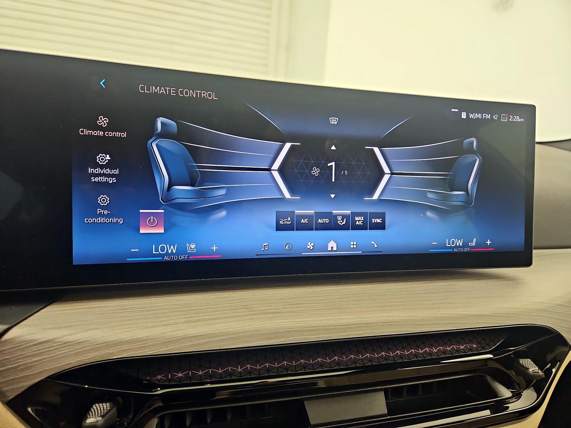 Thumbnail: 2025 BMW 3 Series - 17