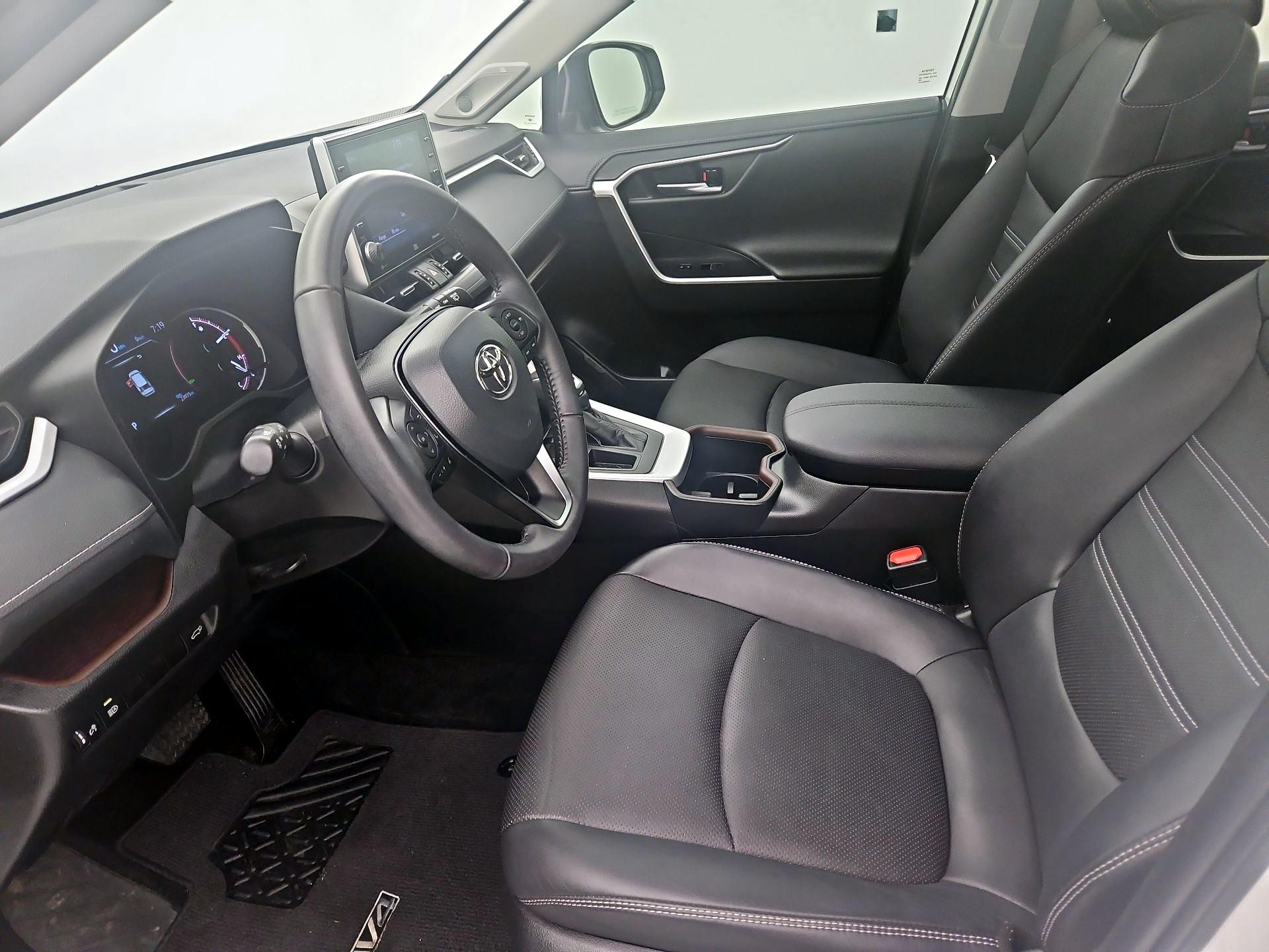 Thumbnail: 2022 Toyota RAV4 - 11