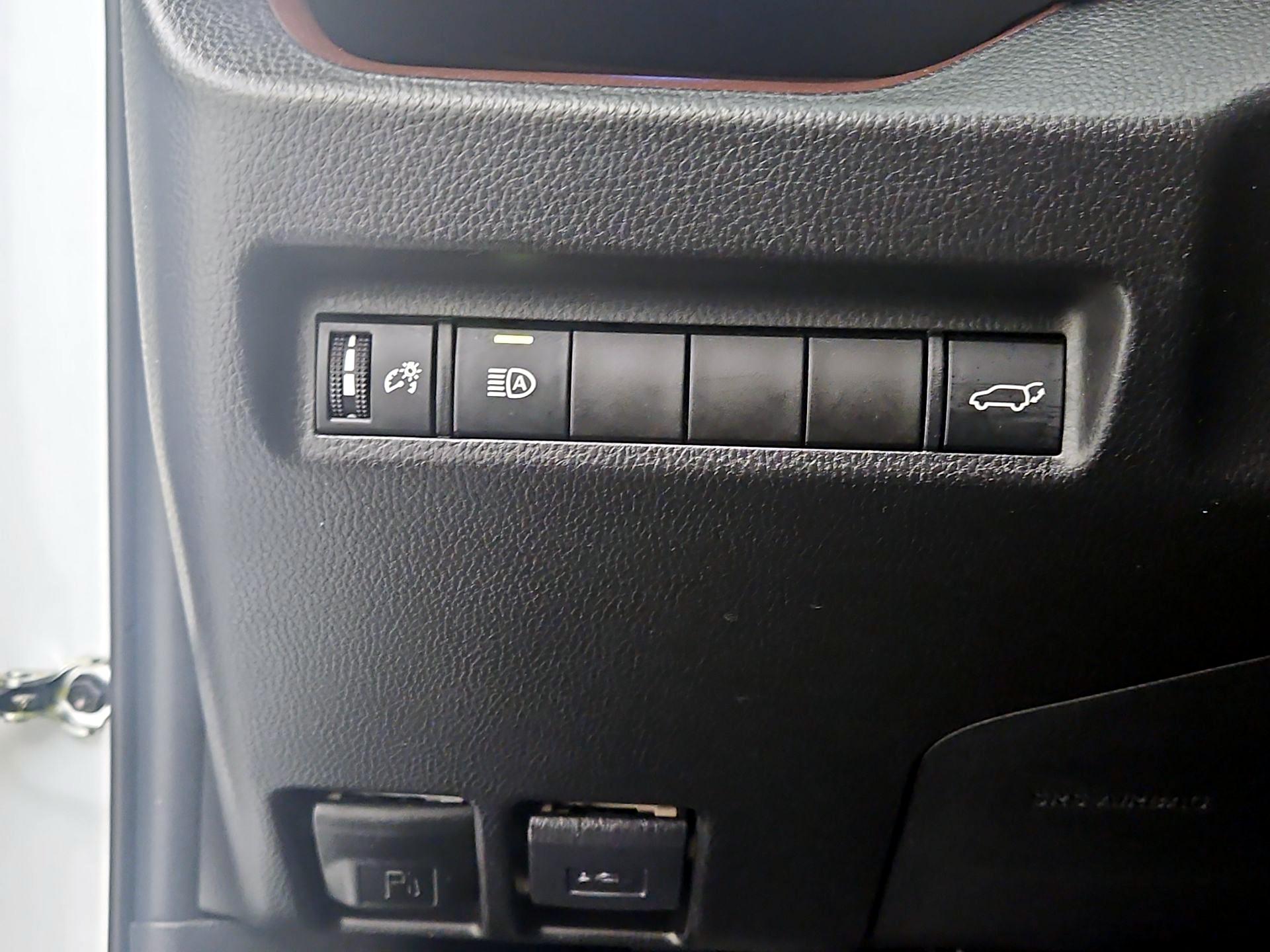 Thumbnail: 2022 Toyota RAV4 - 13