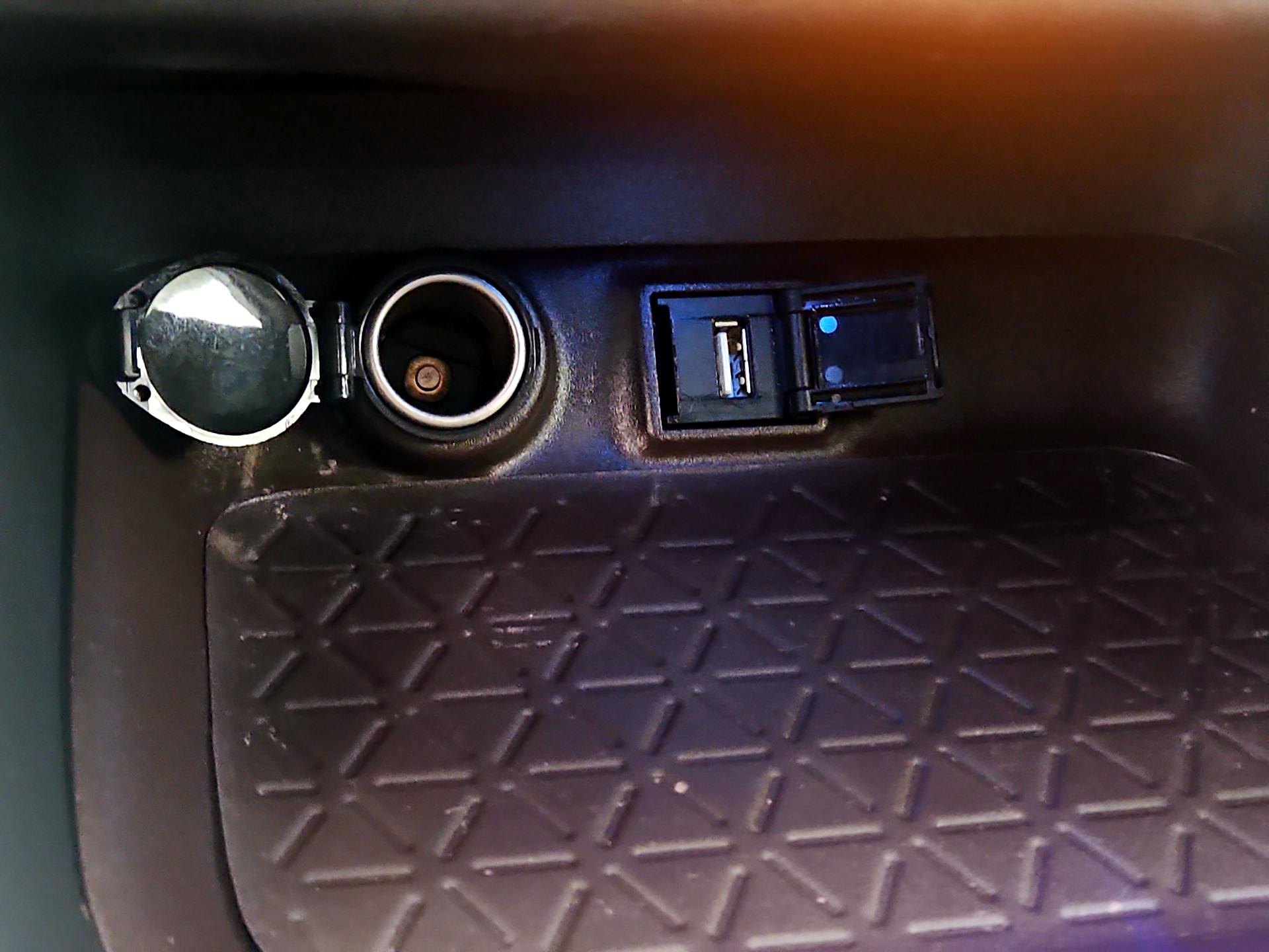 Thumbnail: 2022 Toyota RAV4 - 18