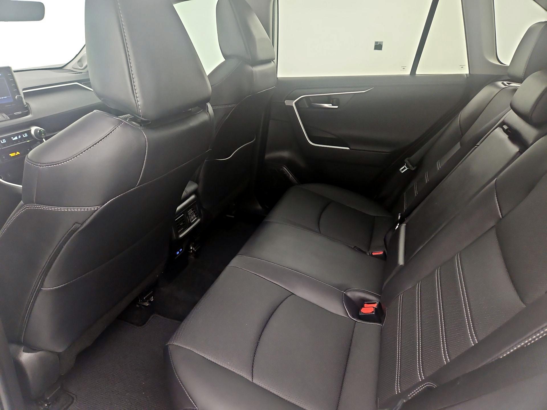 Thumbnail: 2022 Toyota RAV4 - 20