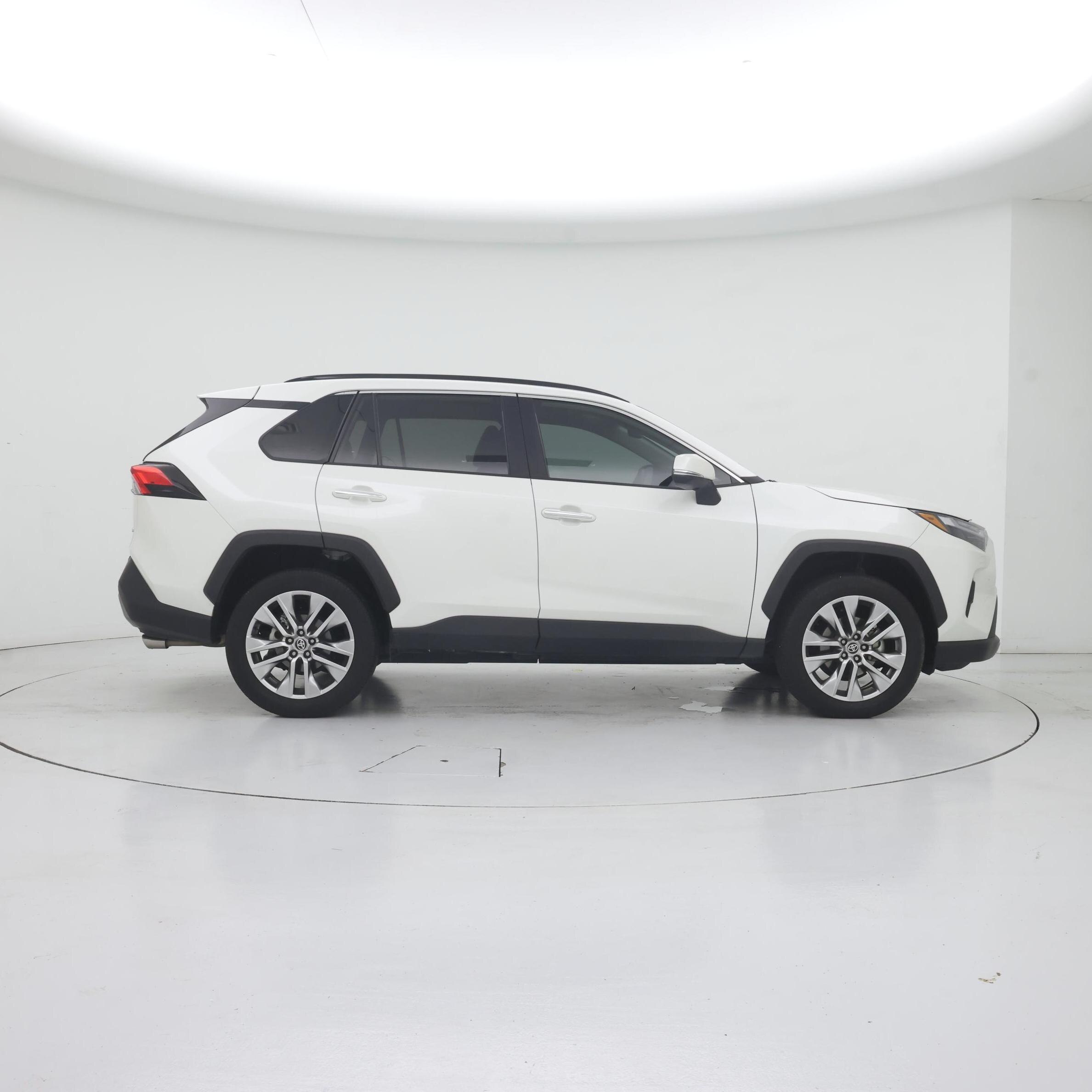 Thumbnail: 2022 Toyota RAV4 - 7