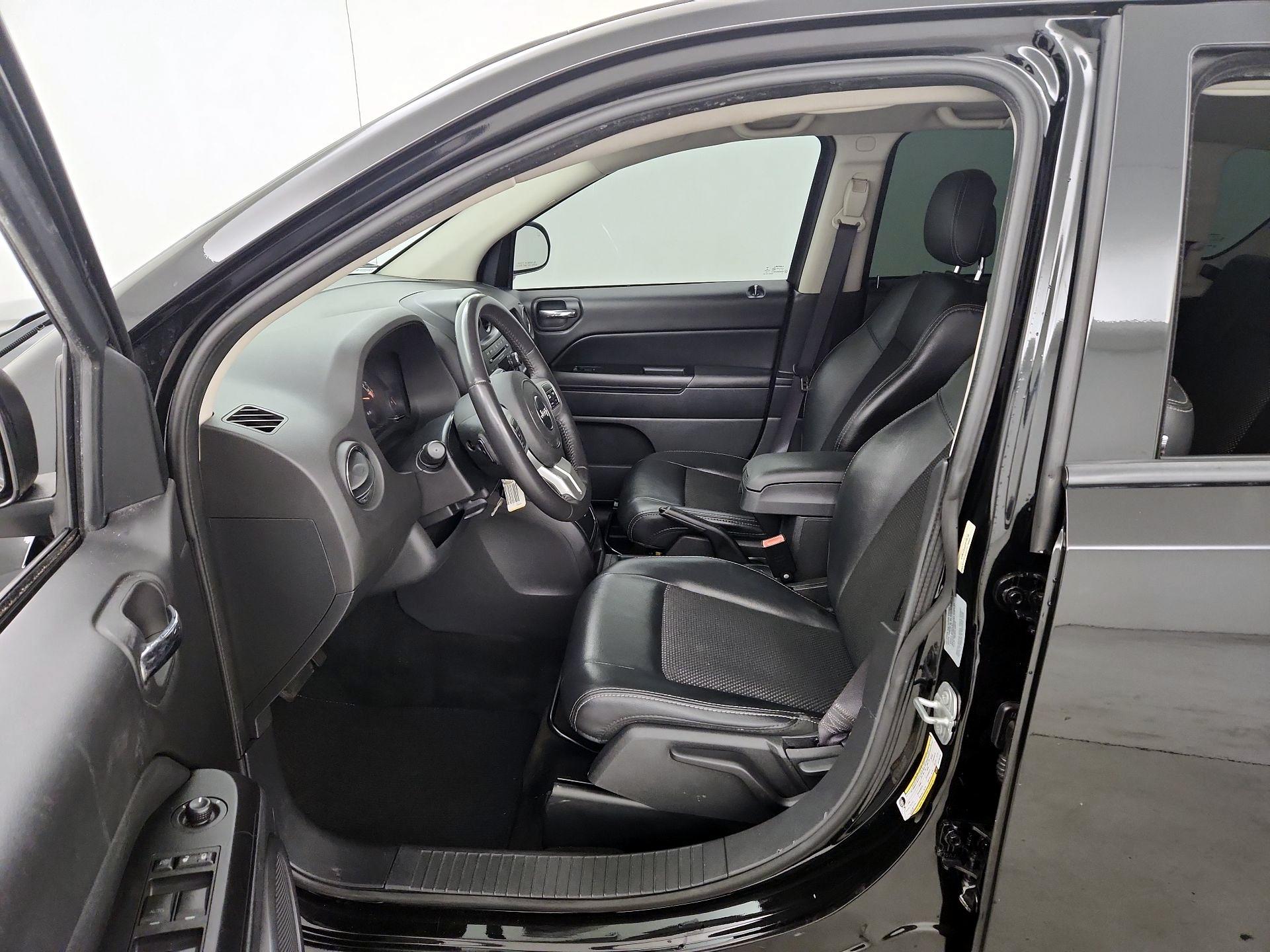 Thumbnail: 2016 Jeep Compass - 11